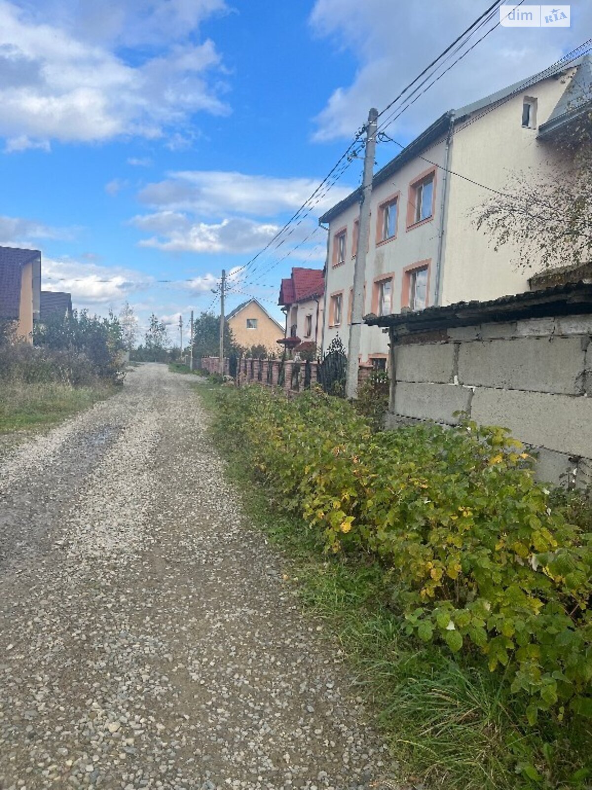 Земельный участок под жилую застройку в Драгомирчанах, площадь 12 соток фото 1