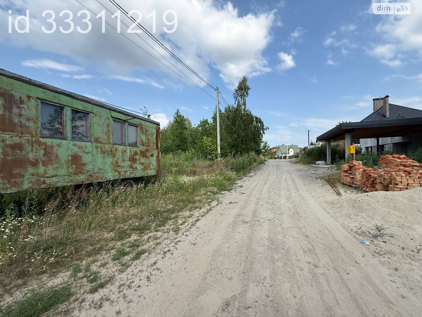 Земельный участок под жилую застройку в Гореничах, площадь 15 соток фото 1 Земельный участок под жилую застройку в Гореничах, площадь 15 соток фото 1