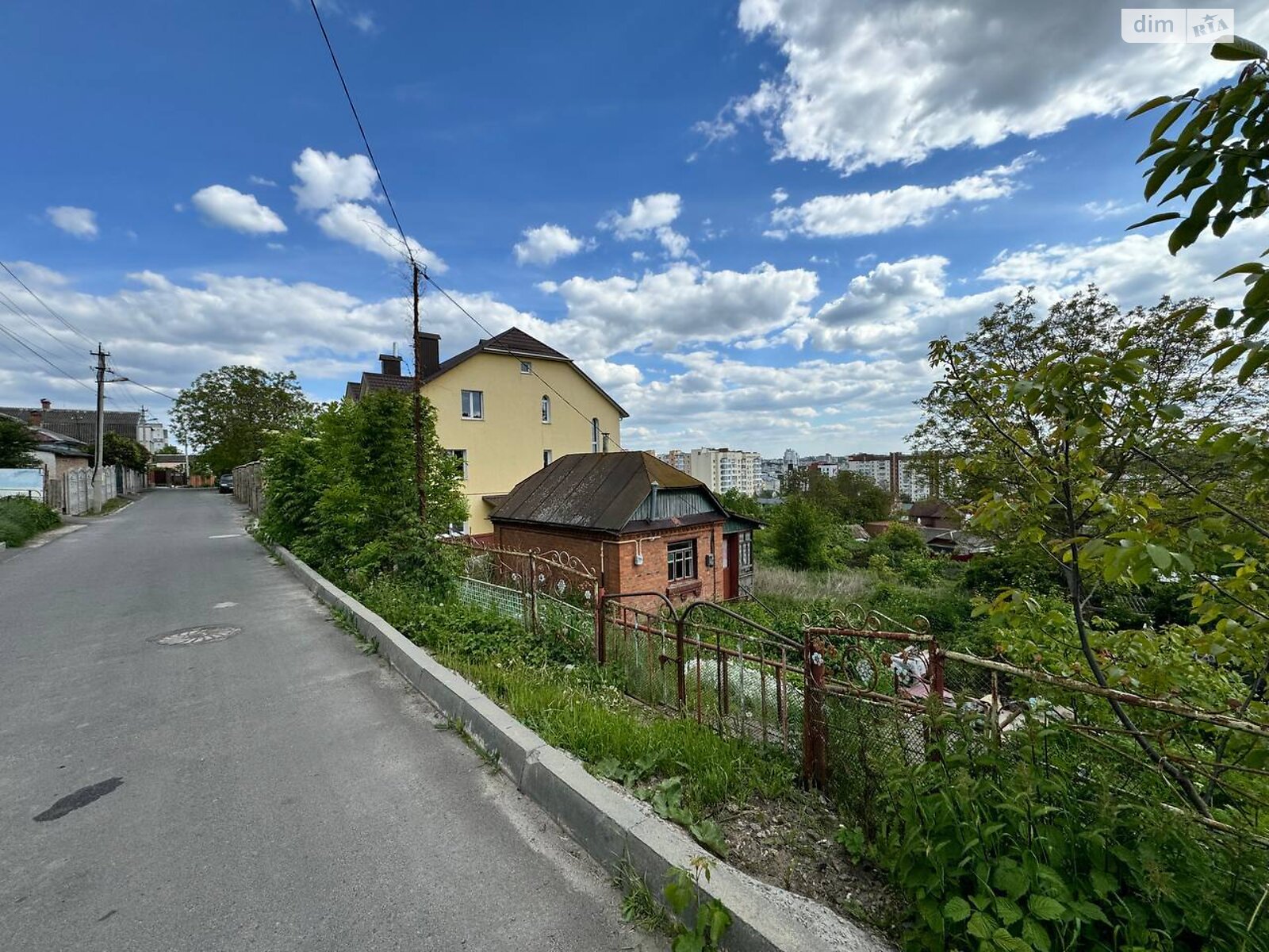 Земля под жилую застройку в Хмельницком, район Выставка, площадь 6.3 сотки фото 1 Земля под жилую застройку в Хмельницком, район Выставка, площадь 6.3 сотки фото 1
