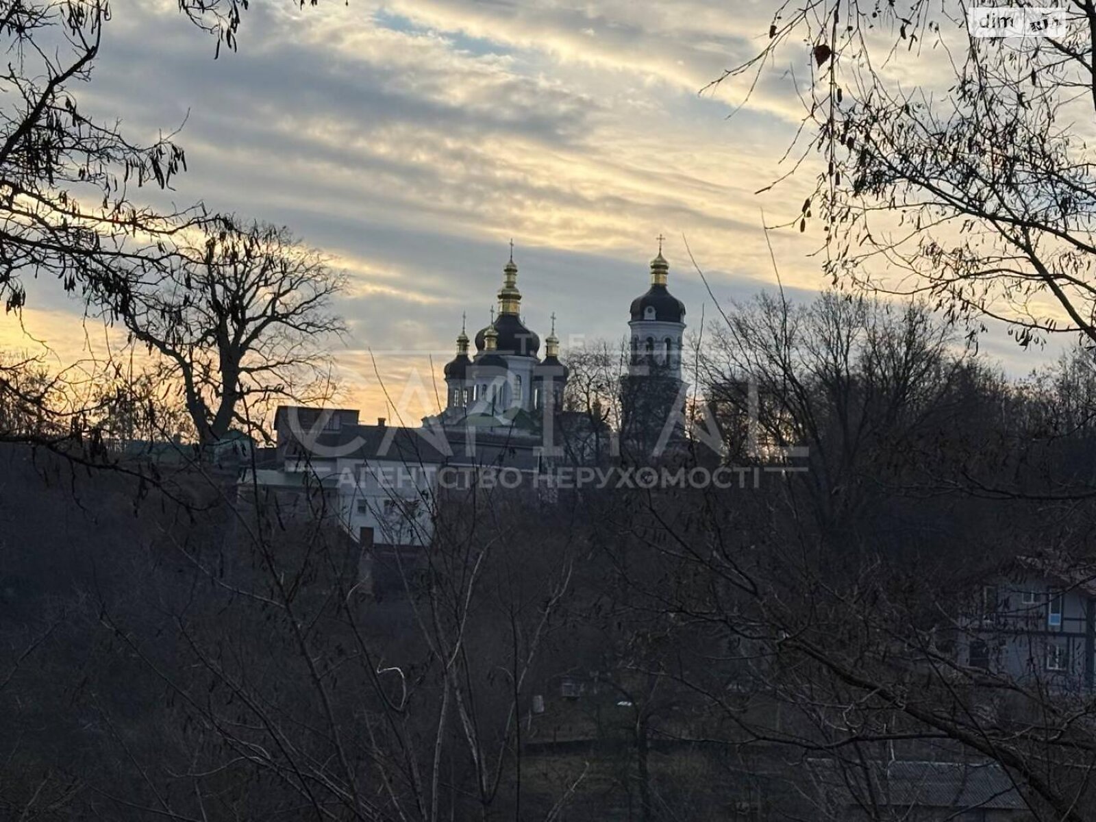 Земельный участок под жилую застройку в Киеве, площадь 10 соток фото 1 Земельный участок под жилую застройку в Киеве, площадь 10 соток фото 1