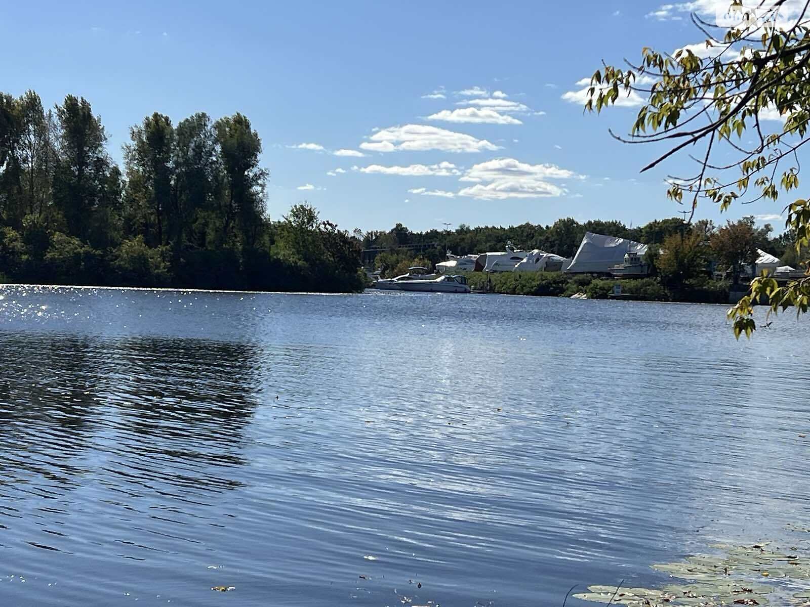 Земельный участок под жилую застройку в Киеве, площадь 4 сотки фото 1 Земельный участок под жилую застройку в Киеве, площадь 4 сотки фото 1