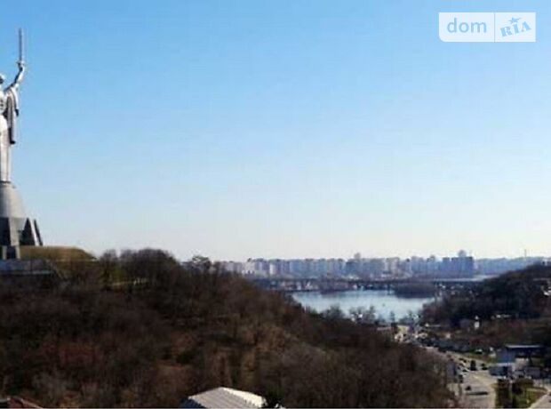 Земля под жилую застройку в Киеве, район Печерск, площадь 15 соток фото 1 Земля под жилую застройку в Киеве, район Печерск, площадь 15 соток фото 1