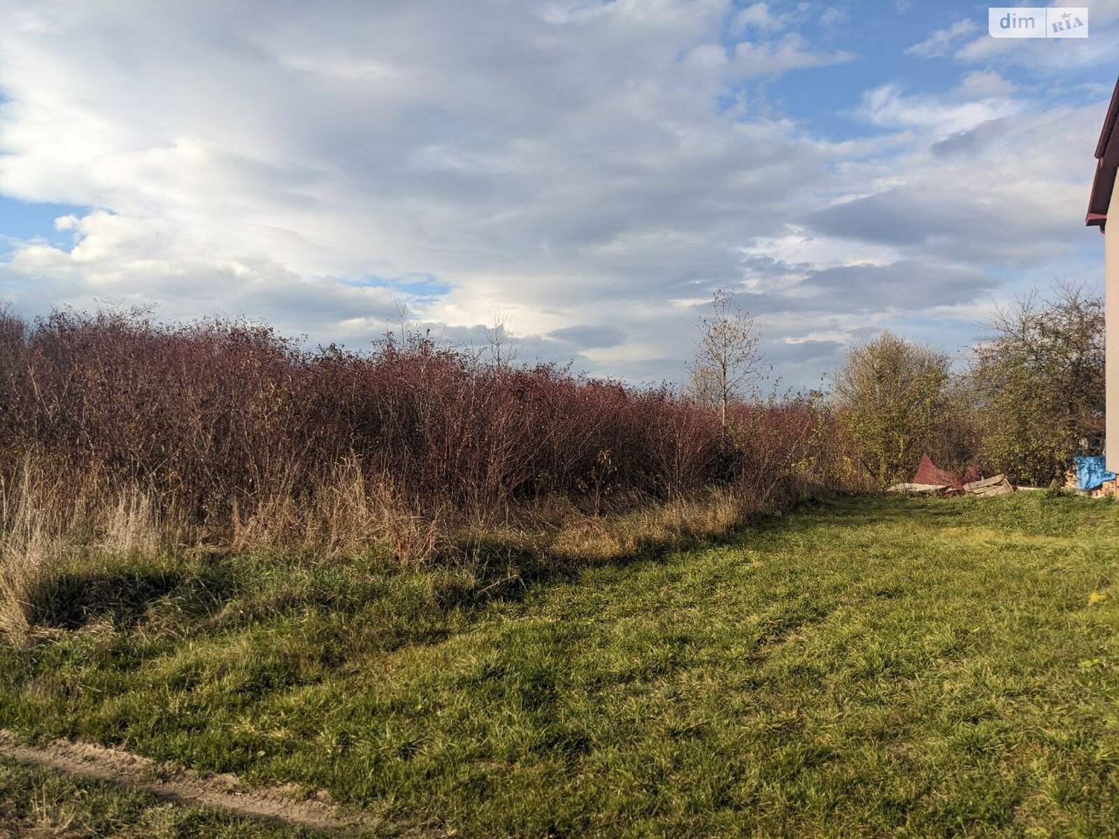 Земельна ділянка під житлову забудову в Клузові, площа 10 соток фото 1 Земельна ділянка під житлову забудову в Клузові, площа 10 соток фото 1