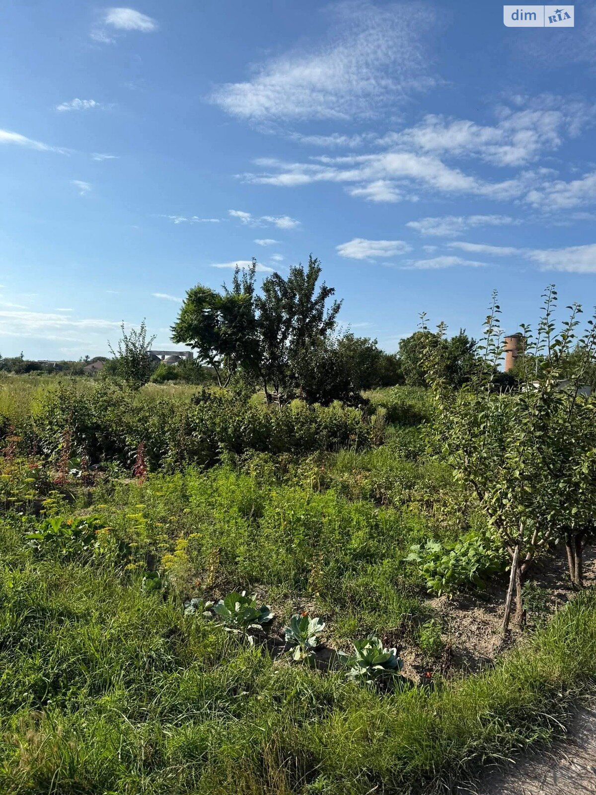 Земля под жилую застройку в Кременце, район Кременец, площадь 6 соток фото 1 Земля под жилую застройку в Кременце, район Кременец, площадь 6 соток фото 1