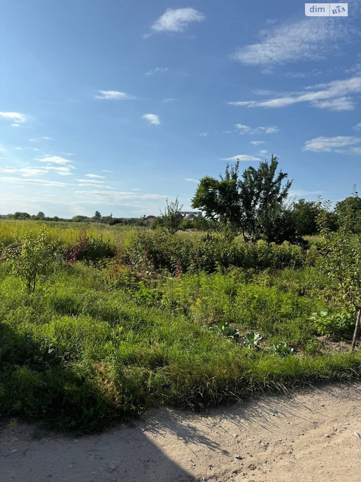 Земля под жилую застройку в Кременце, район Кременец, площадь 6 соток фото 1 Земля под жилую застройку в Кременце, район Кременец, площадь 6 соток фото 1