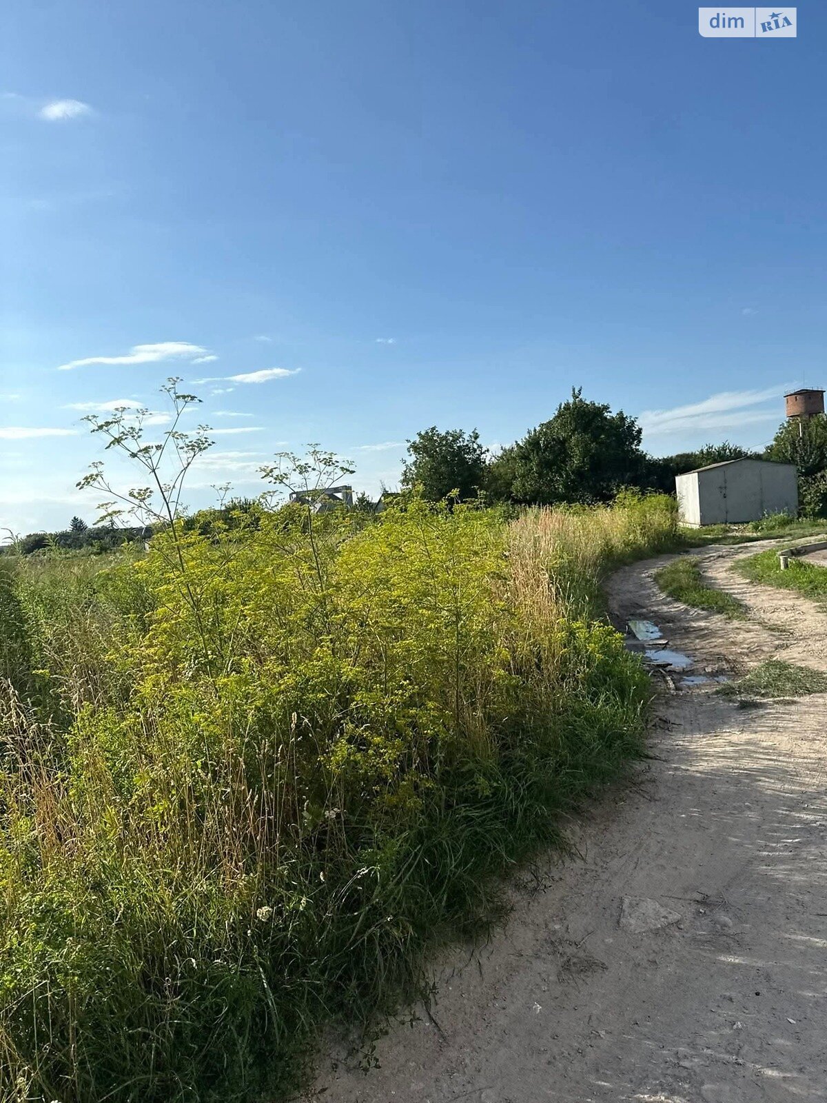 Земля под жилую застройку в Кременце, район Кременец, площадь 6 соток фото 1 Земля под жилую застройку в Кременце, район Кременец, площадь 6 соток фото 1