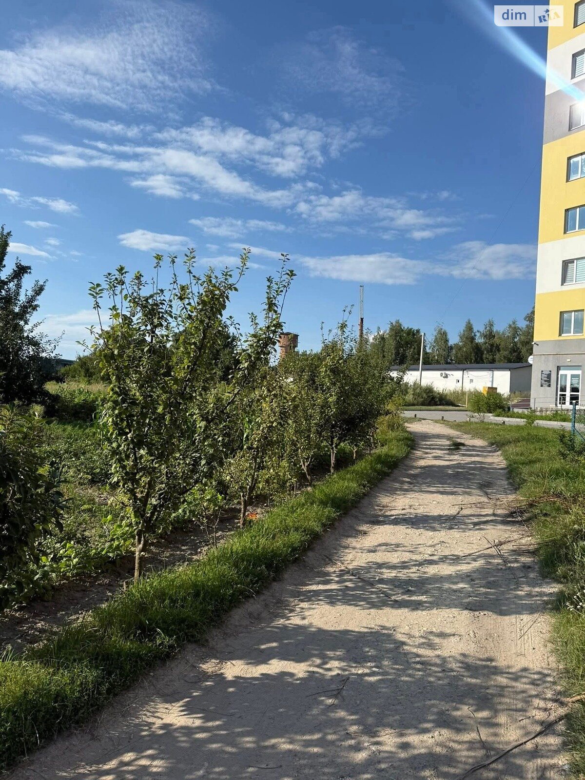 Земля под жилую застройку в Кременце, район Кременец, площадь 6 соток фото 1 Земля под жилую застройку в Кременце, район Кременец, площадь 6 соток фото 1