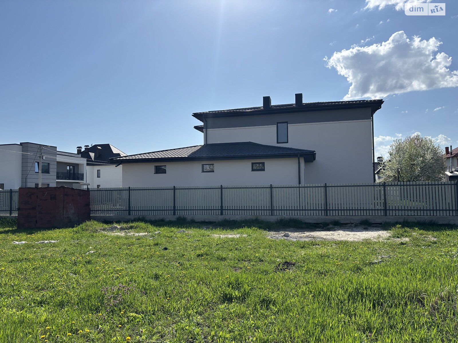 Земельна ділянка під житлову забудову в Крихівцях, площа 7.03 сотки фото 1 Земельна ділянка під житлову забудову в Крихівцях, площа 7.03 сотки фото 1