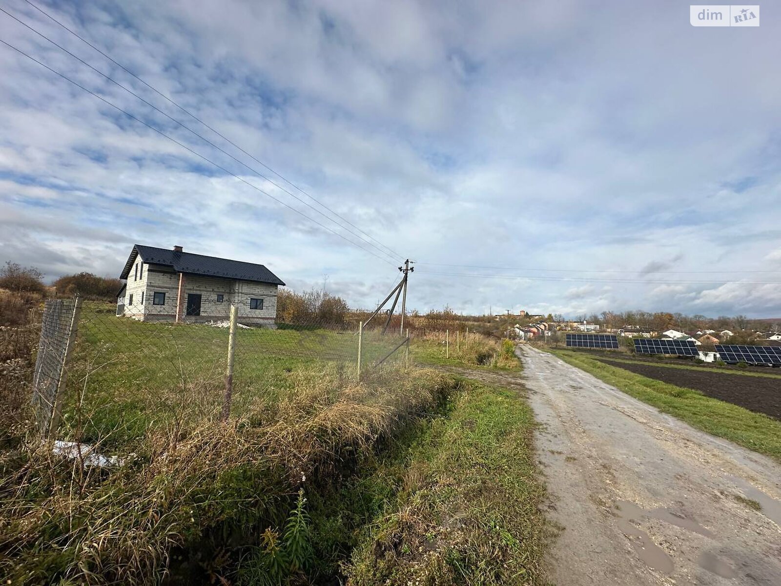 Земельна ділянка під житлову забудову в Ланах, площа 25 соток фото 1 Земельна ділянка під житлову забудову в Ланах, площа 25 соток фото 1