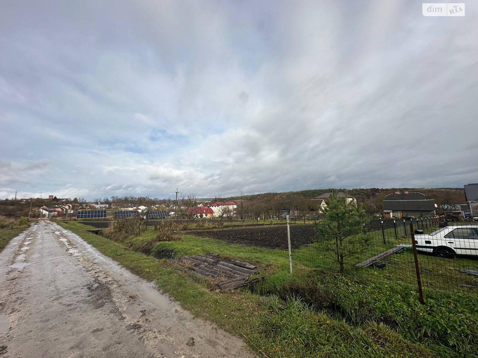 Земельна ділянка під житлову забудову в Ланах, площа 25 соток фото 1 Земельна ділянка під житлову забудову в Ланах, площа 25 соток фото 1