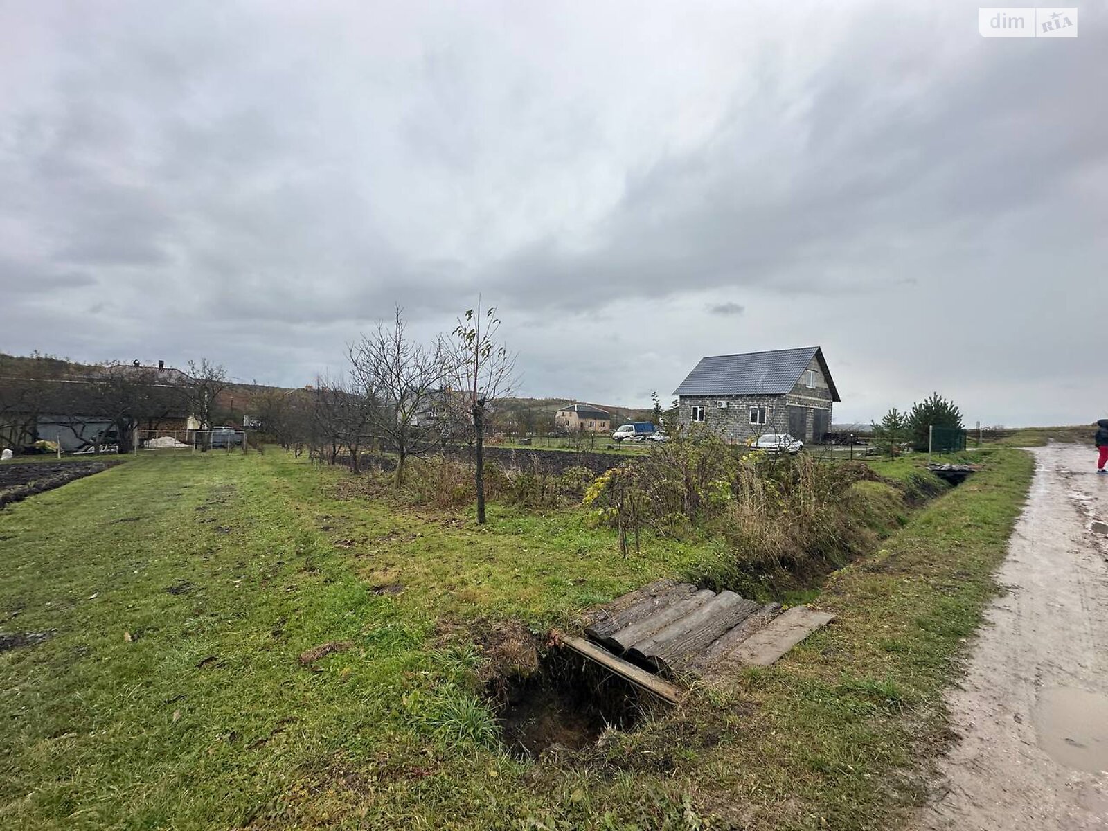 Земельна ділянка під житлову забудову в Ланах, площа 25 соток фото 1 Земельна ділянка під житлову забудову в Ланах, площа 25 соток фото 1