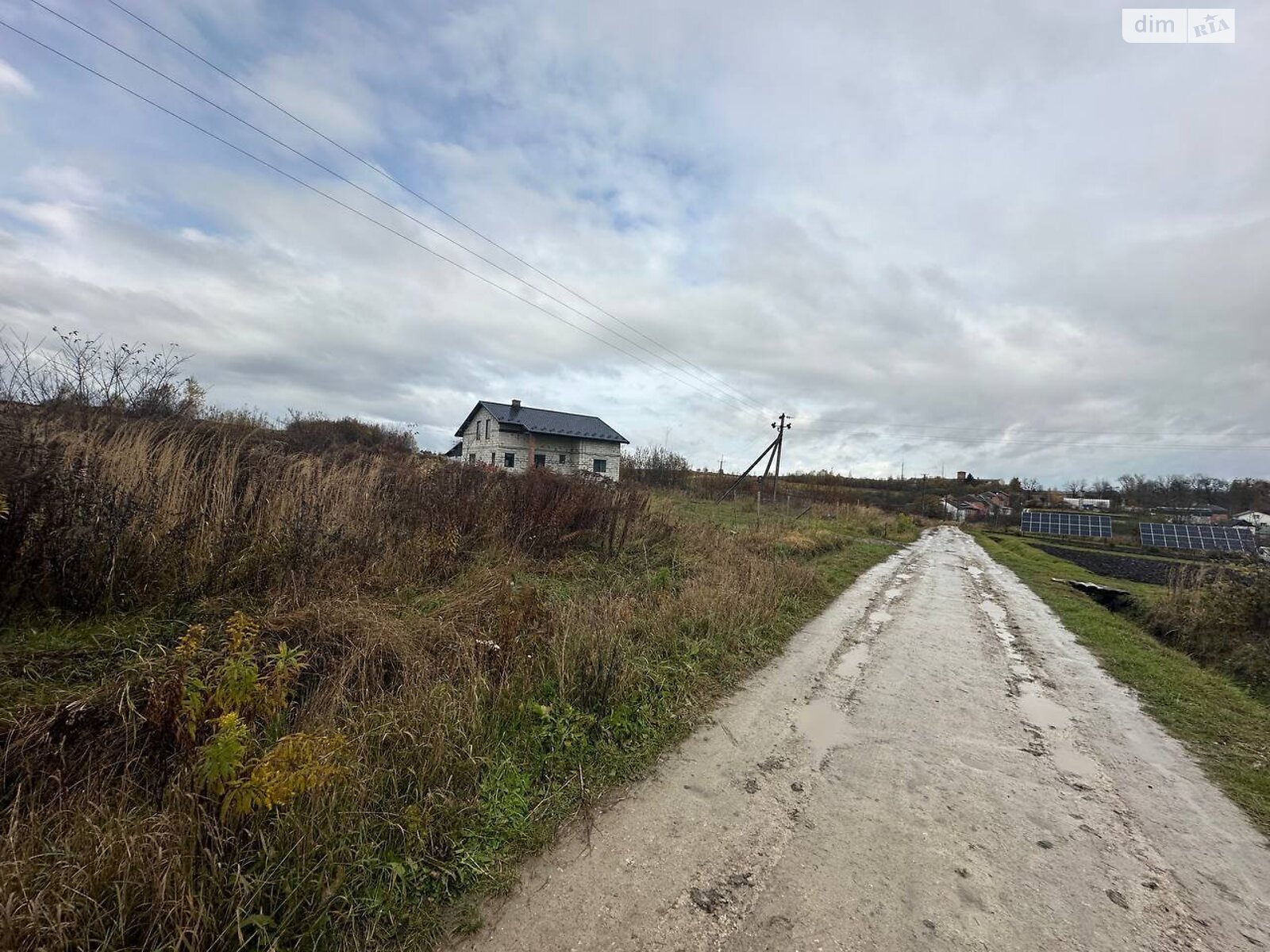 Земельна ділянка під житлову забудову в Ланах, площа 25 соток фото 1 Земельна ділянка під житлову забудову в Ланах, площа 25 соток фото 1