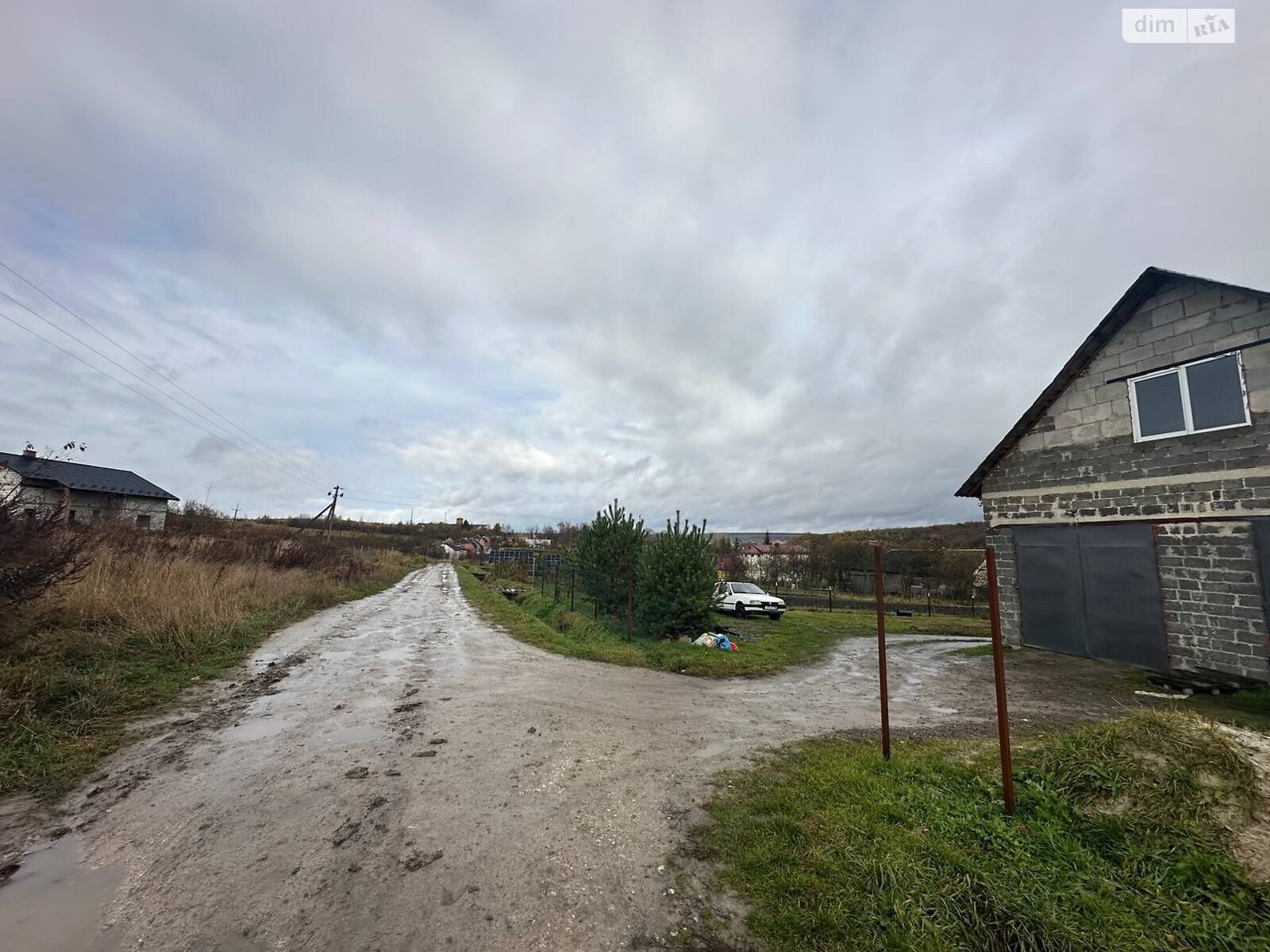 Земельна ділянка під житлову забудову в Ланах, площа 25 соток фото 1 Земельна ділянка під житлову забудову в Ланах, площа 25 соток фото 1