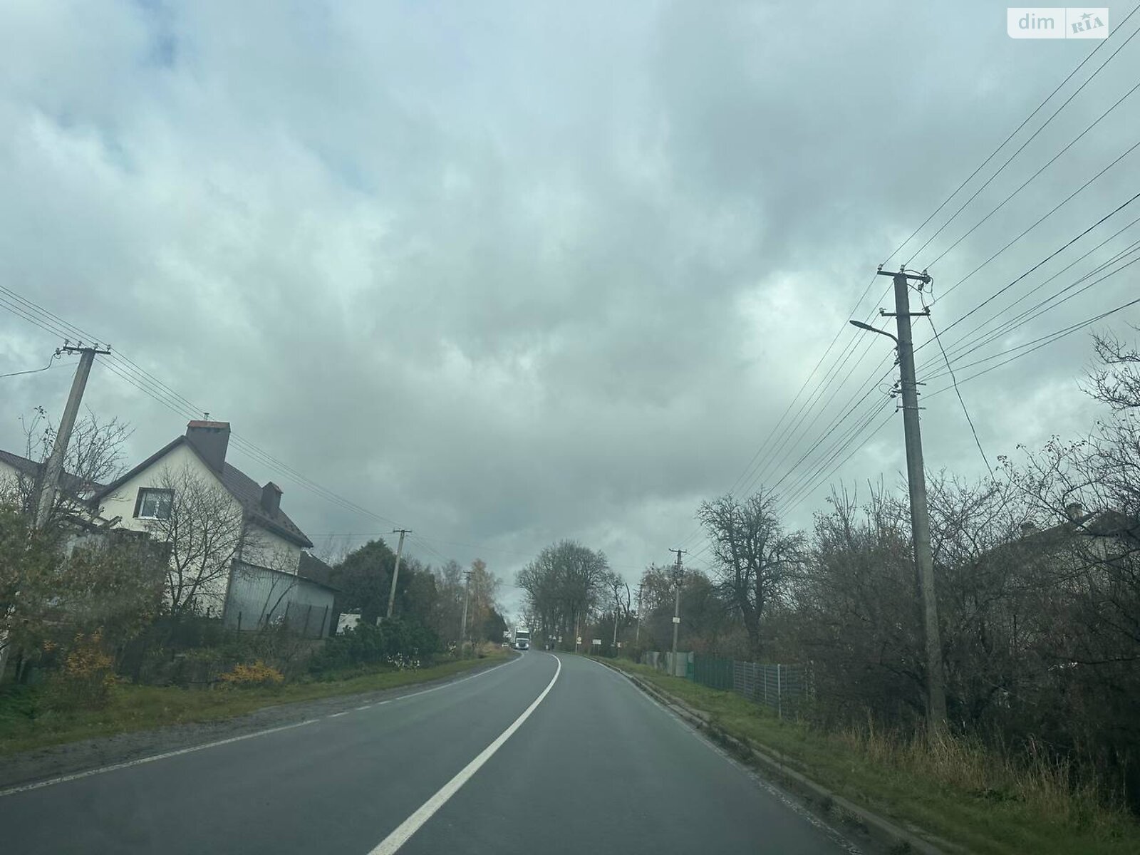 Земельна ділянка під житлову забудову в Ланах, площа 25 соток фото 1 Земельна ділянка під житлову забудову в Ланах, площа 25 соток фото 1