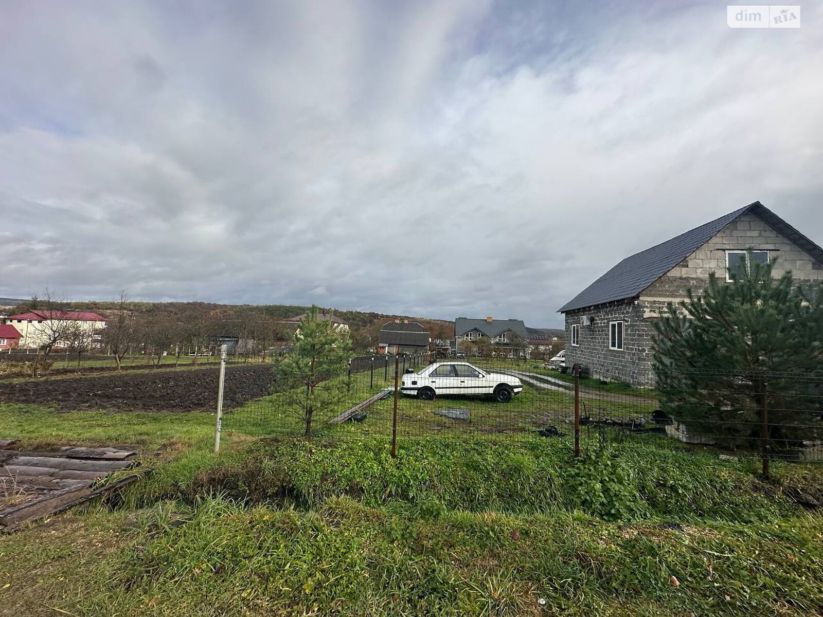 Земельна ділянка під житлову забудову в Ланах, площа 25 соток фото 1 Земельна ділянка під житлову забудову в Ланах, площа 25 соток фото 1