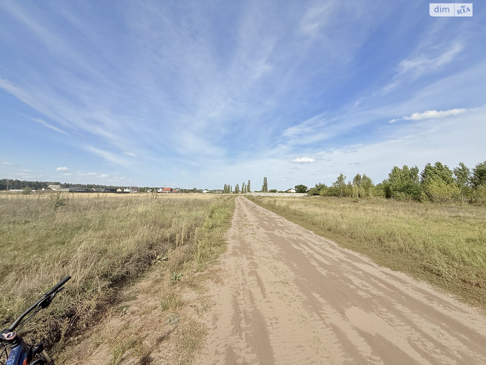 Земельный участок под жилую застройку в Лебедевке, площадь 9 соток фото 1