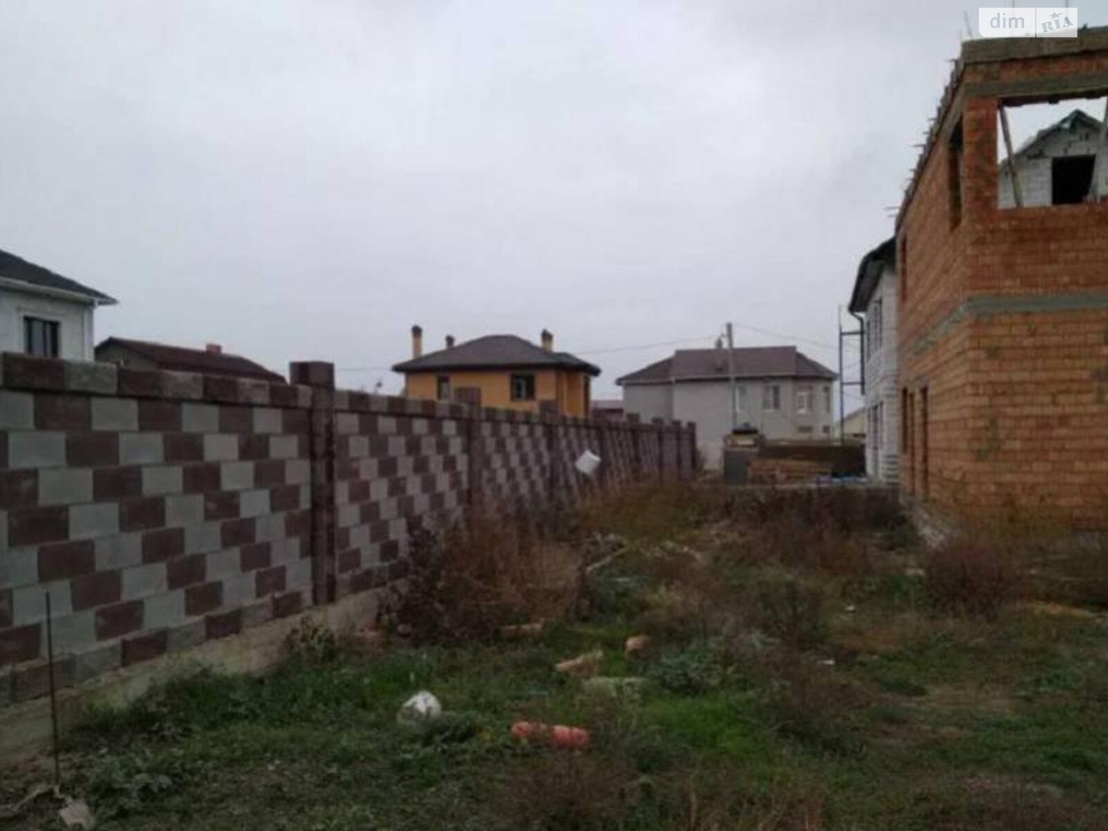 Земельный участок под жилую застройку в Лески, площадь 4 сотки фото 1 Земельный участок под жилую застройку в Лески, площадь 4 сотки фото 1