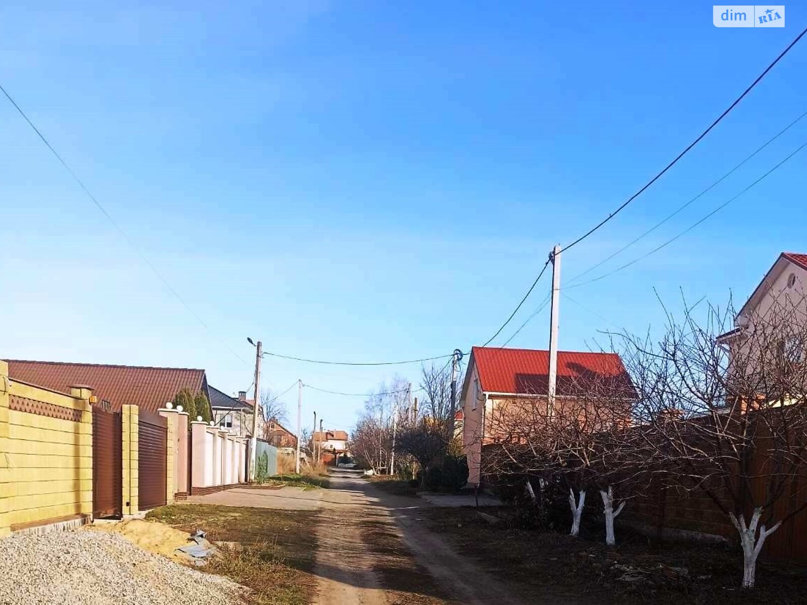 Земельный участок под жилую застройку в Лески, площадь 10 соток фото 1 Земельный участок под жилую застройку в Лески, площадь 10 соток фото 1