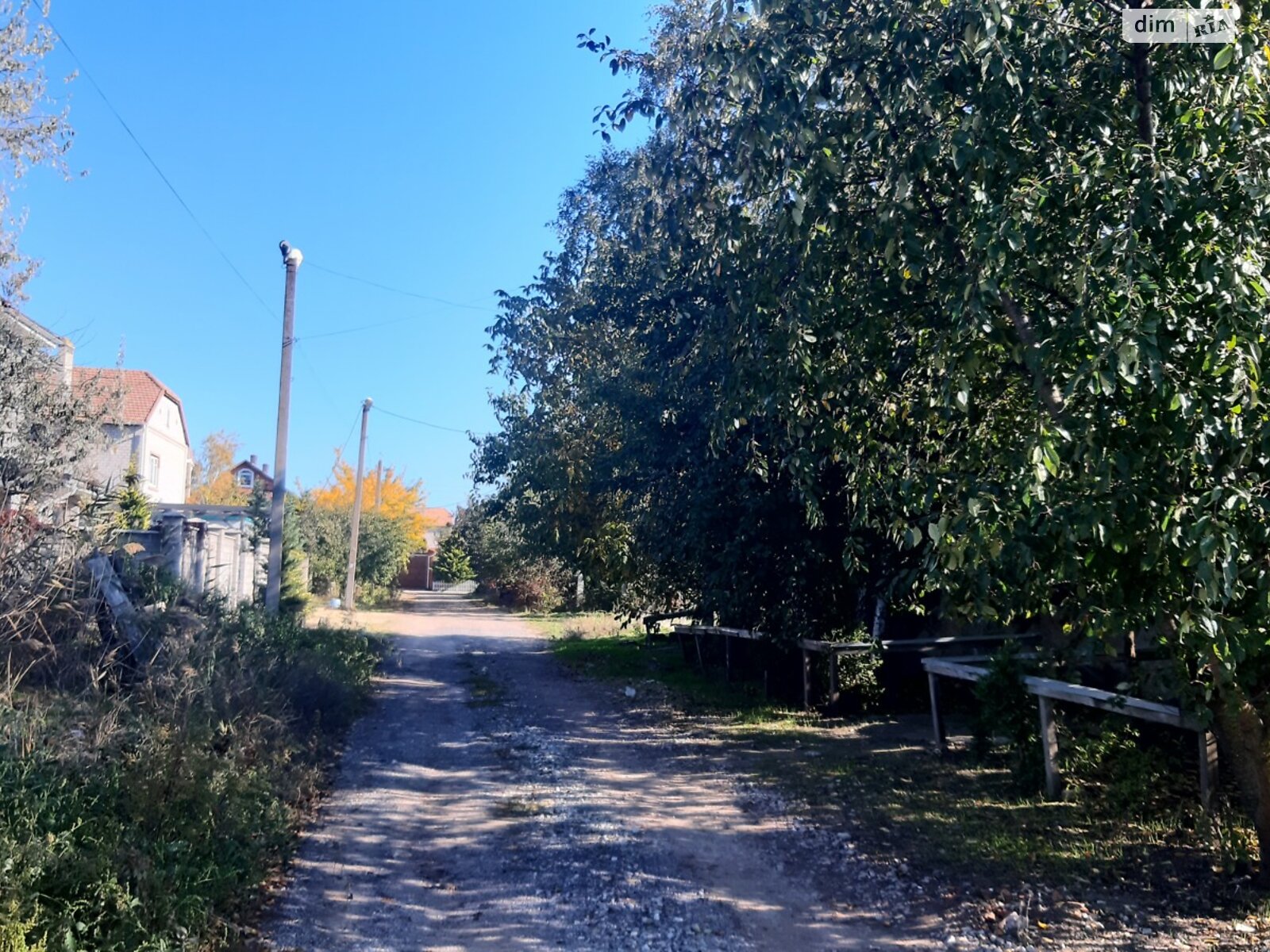 Земельный участок под жилую застройку в Лески, площадь 10 соток фото 1 Земельный участок под жилую застройку в Лески, площадь 10 соток фото 1