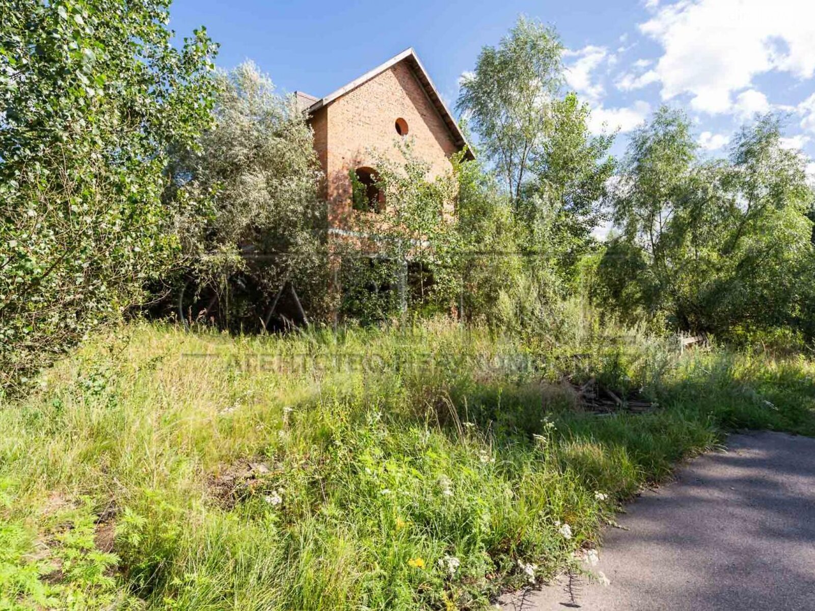 Земельна ділянка під житлову забудову в Новосілках, площа 186 соток фото 1 Земельна ділянка під житлову забудову в Новосілках, площа 186 соток фото 1