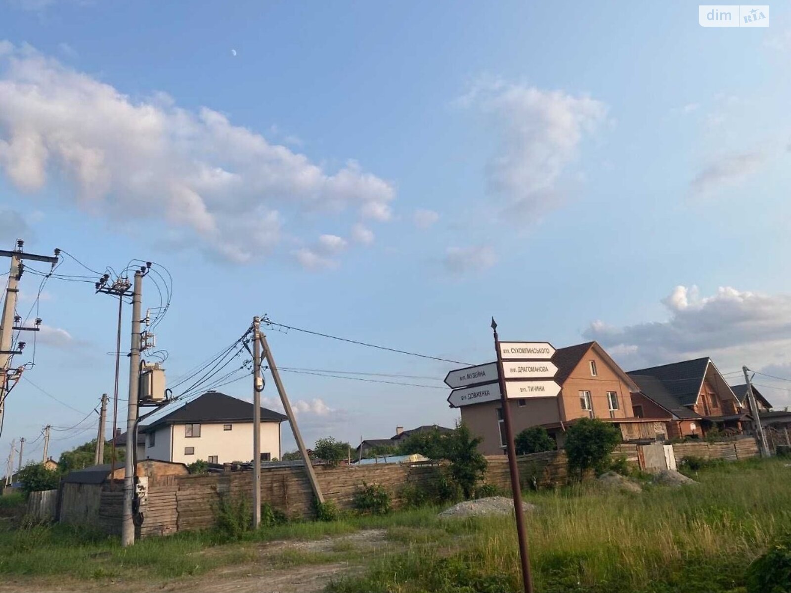 Земельный участок под жилую застройку в Новых Петровцах, площадь 13.37 сотки фото 1 Земельный участок под жилую застройку в Новых Петровцах, площадь 13.37 сотки фото 1