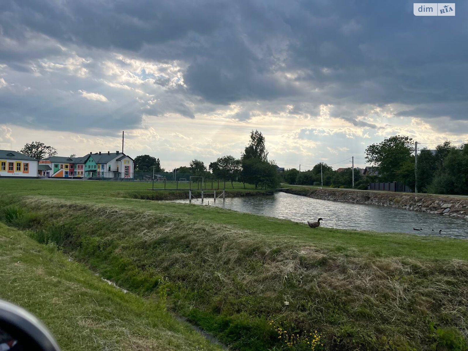 Земельный участок под жилую застройку в Подберезцах, площадь 20 соток фото 1