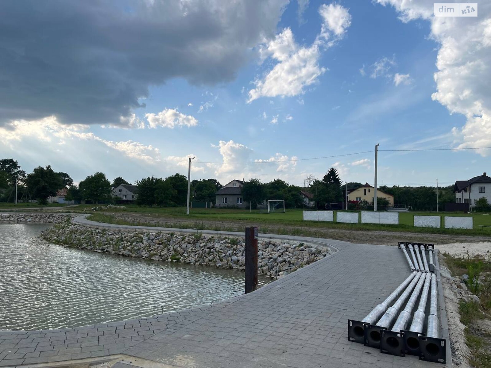 Земельный участок под жилую застройку в Подберезцах, площадь 20 соток фото 1