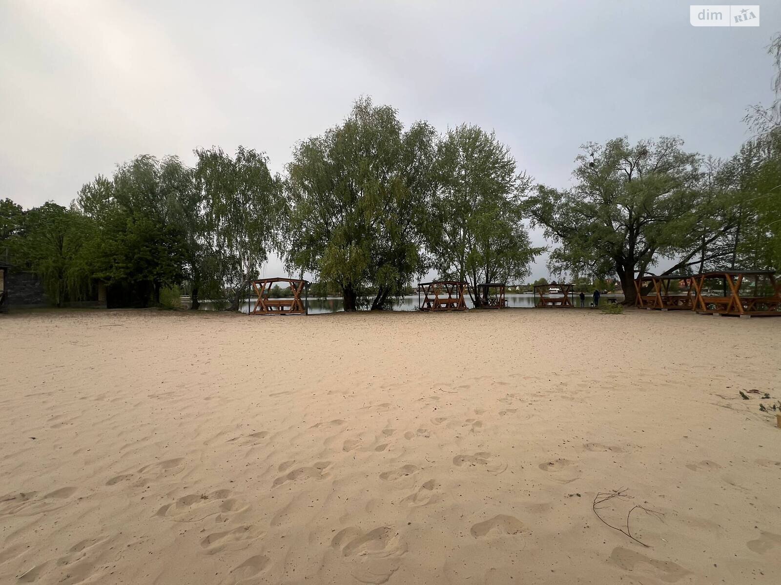 Земельный участок под жилую застройку в Подгорцах, площадь 19 соток фото 1 Земельный участок под жилую застройку в Подгорцах, площадь 19 соток фото 1