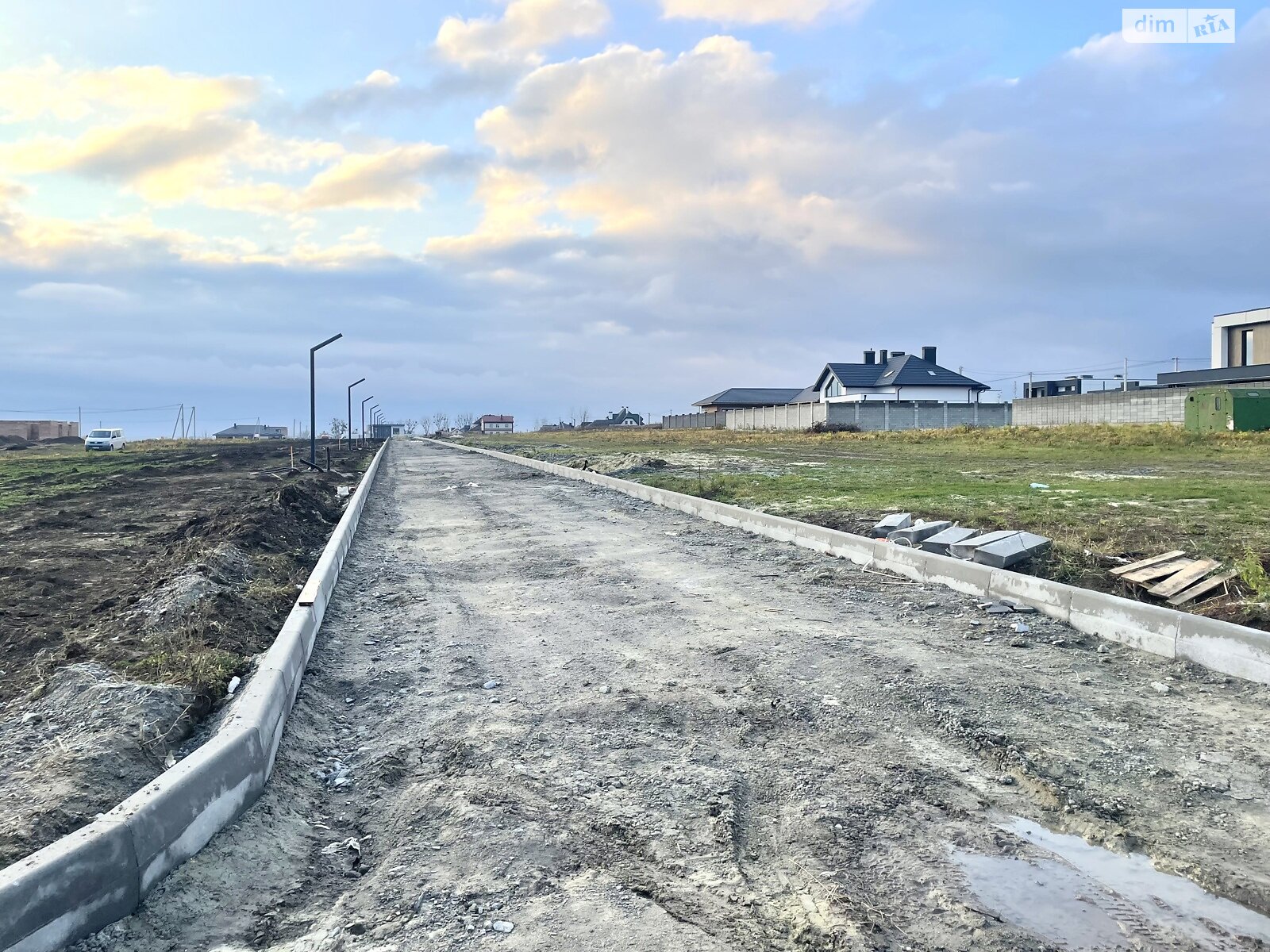 Земля під житлову забудову в Рівному, район Щасливе, площа 9 соток фото 1
