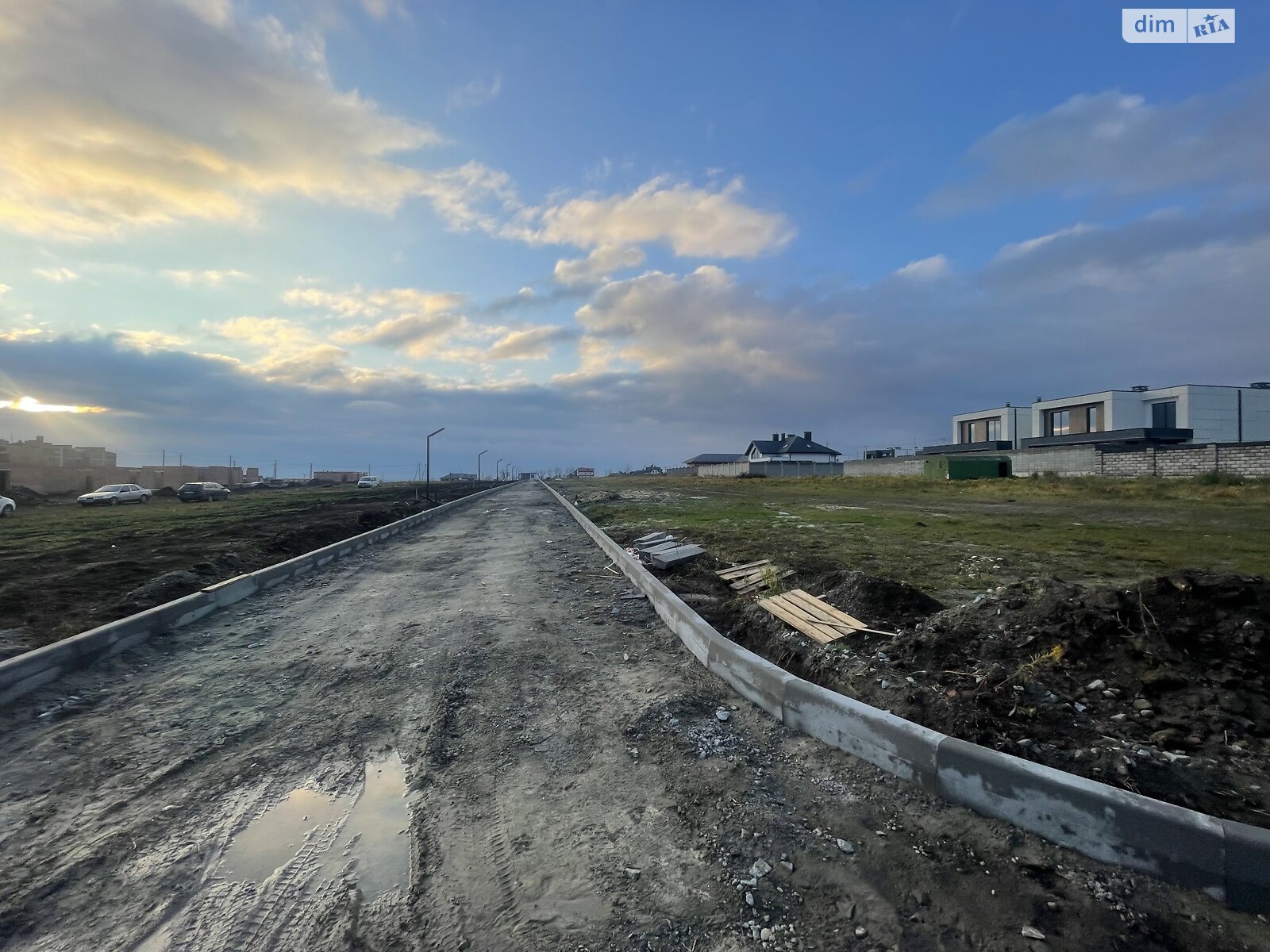 Земля під житлову забудову в Рівному, район Щасливе, площа 9 соток фото 1