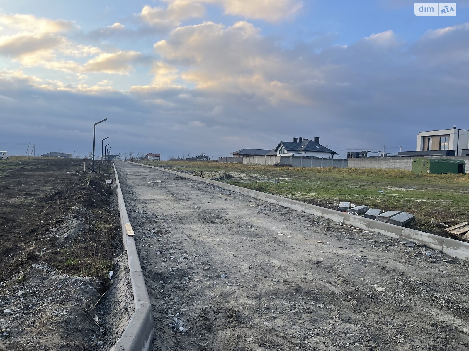 Земля під житлову забудову в Рівному, район Щасливе, площа 9 соток фото 1