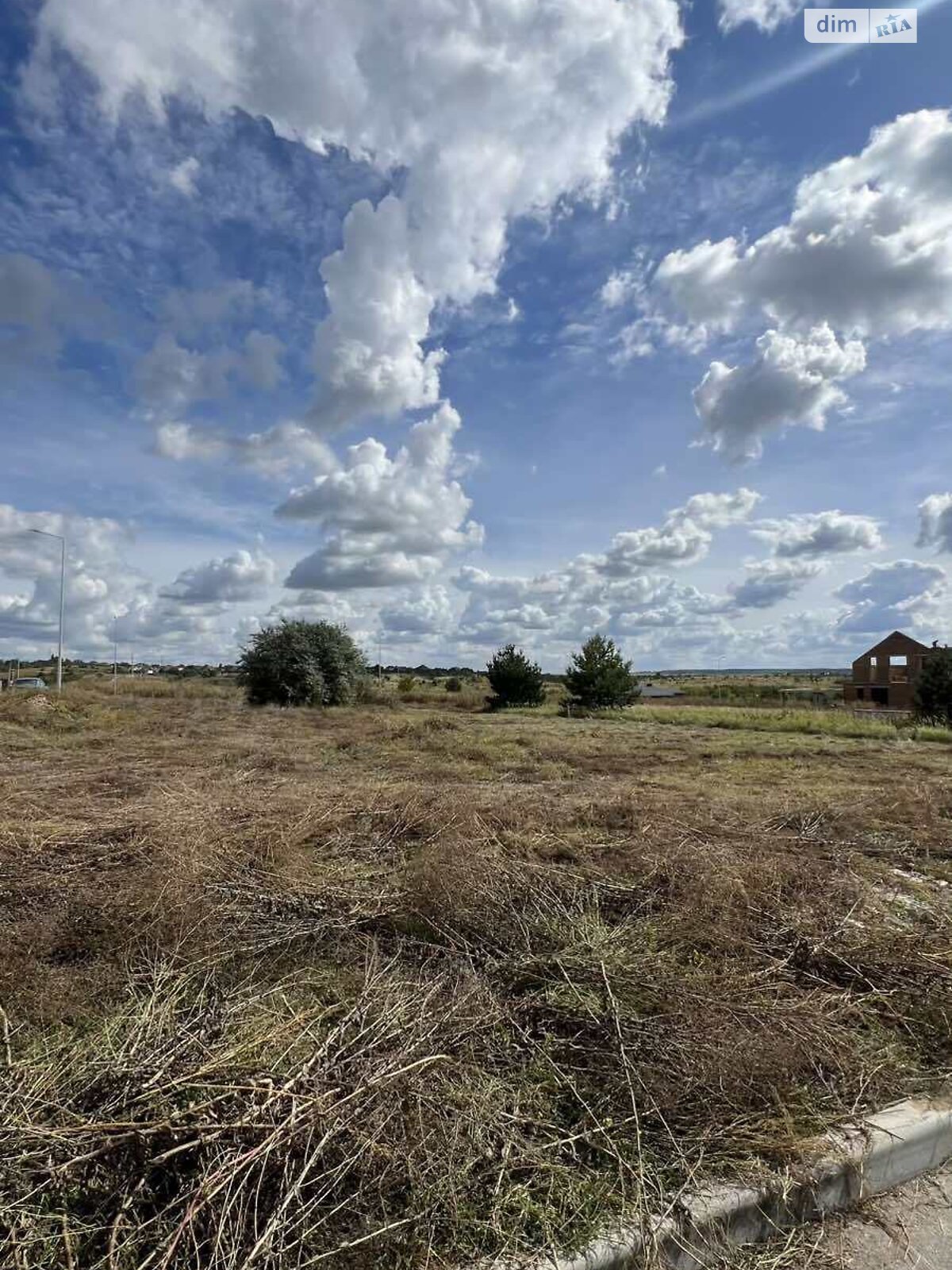 Земля под жилую застройку в Ровно, район Счастливое, площадь 8.38 сотки фото 1 Земля под жилую застройку в Ровно, район Счастливое, площадь 8.38 сотки фото 1