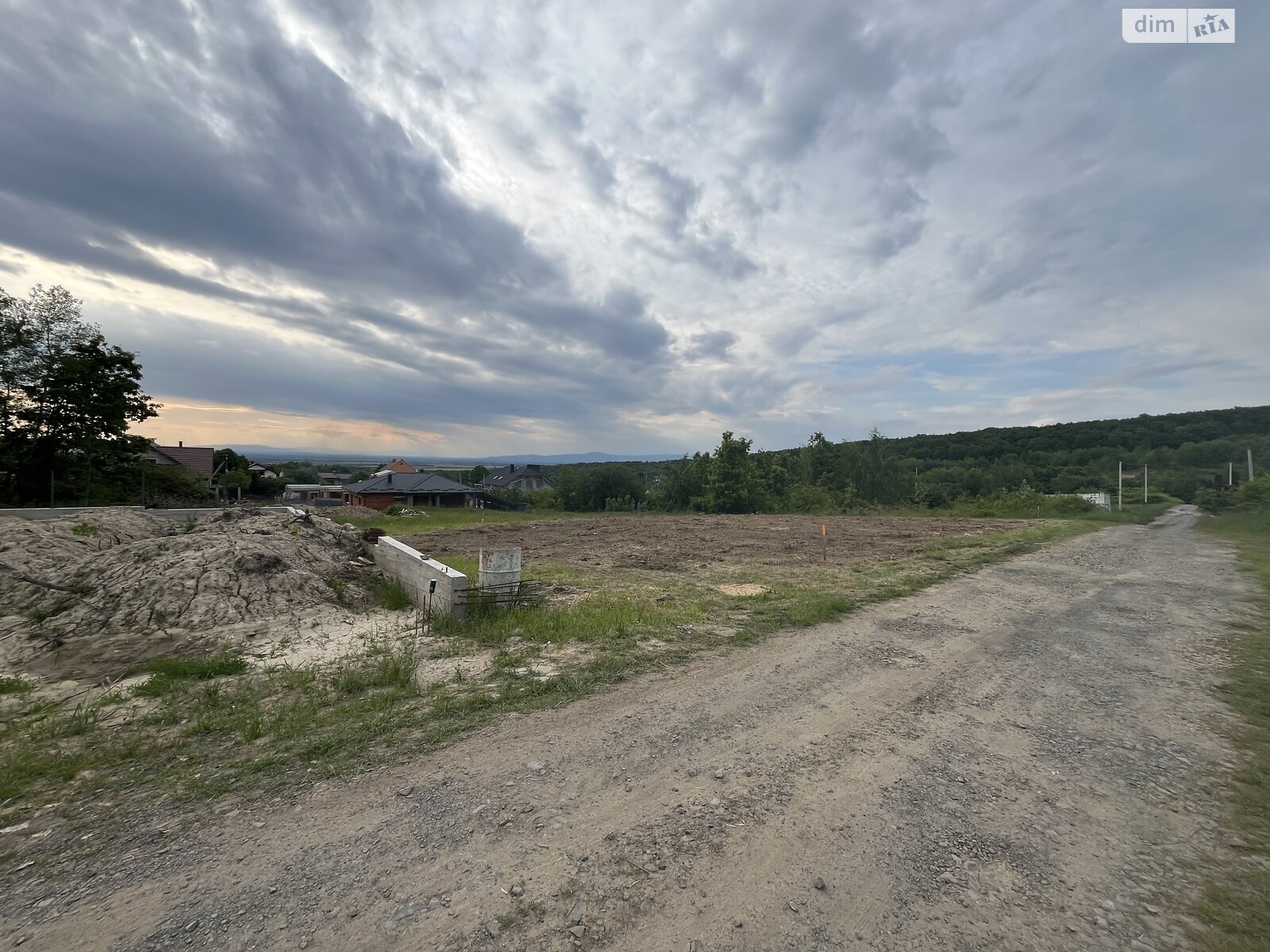 Земля под жилую застройку в Ужгороде, район Червеница, площадь 6 соток фото 1 Земля под жилую застройку в Ужгороде, район Червеница, площадь 6 соток фото 1