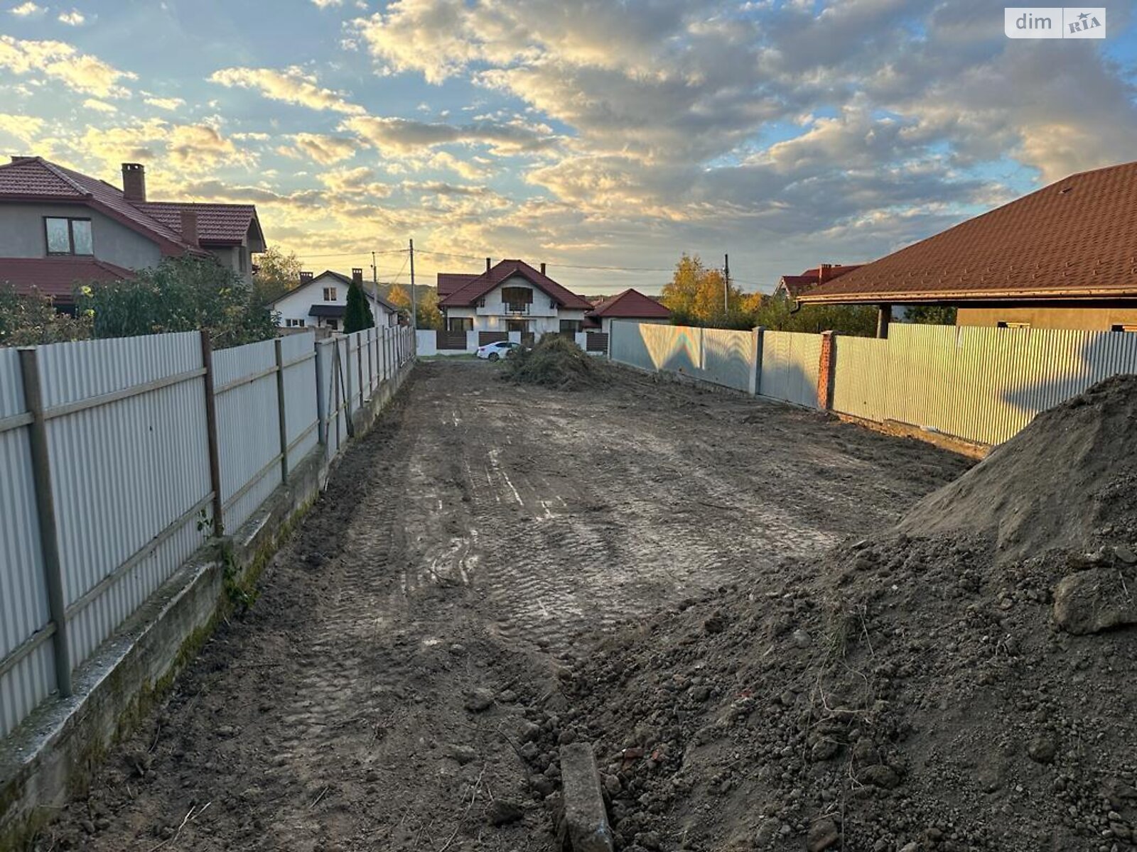 Земля під житлову забудову в Ужгороді, район Подлипники, площа 6 соток фото 1