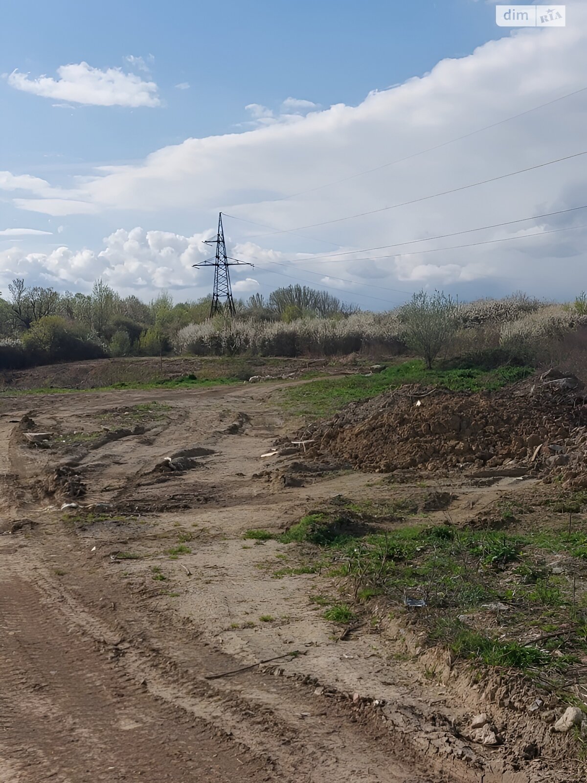 Земля под жилую застройку в Ужгороде, район Садовый, площадь 1.7 Га фото 1 Земля под жилую застройку в Ужгороде, район Садовый, площадь 1.7 Га фото 1
