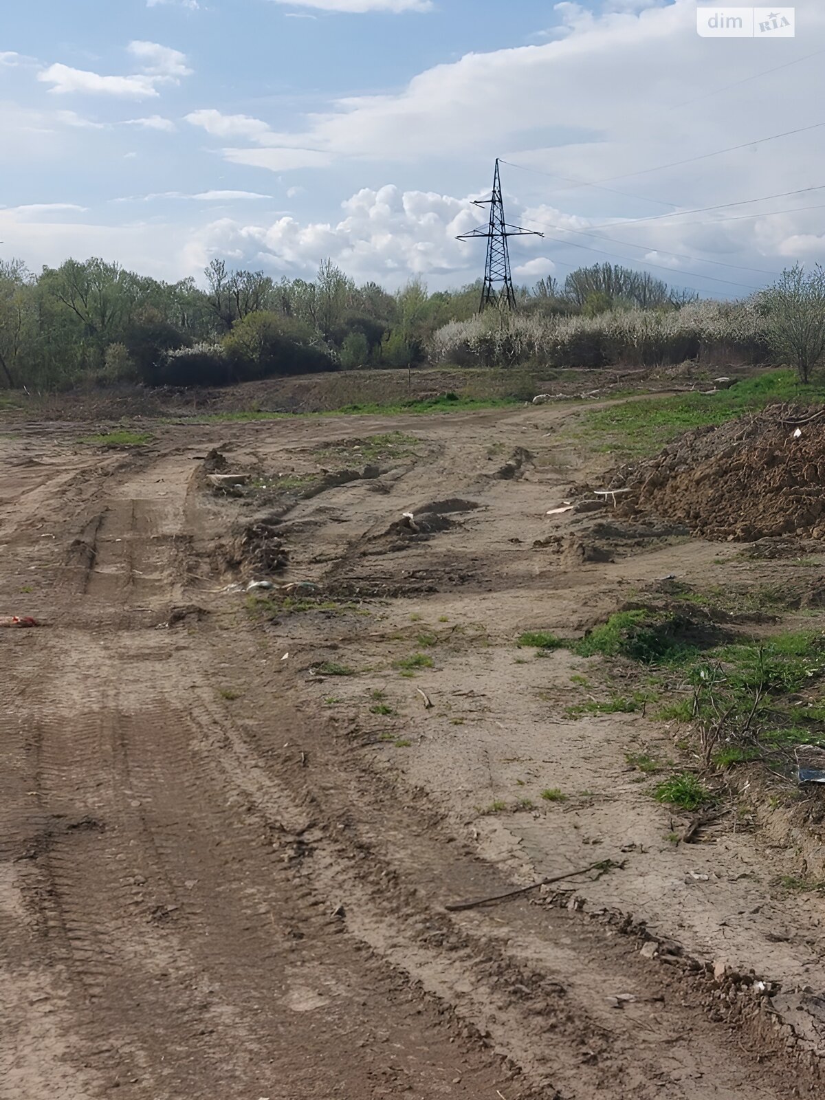 Земля под жилую застройку в Ужгороде, район Садовый, площадь 1.7 Га фото 1 Земля под жилую застройку в Ужгороде, район Садовый, площадь 1.7 Га фото 1