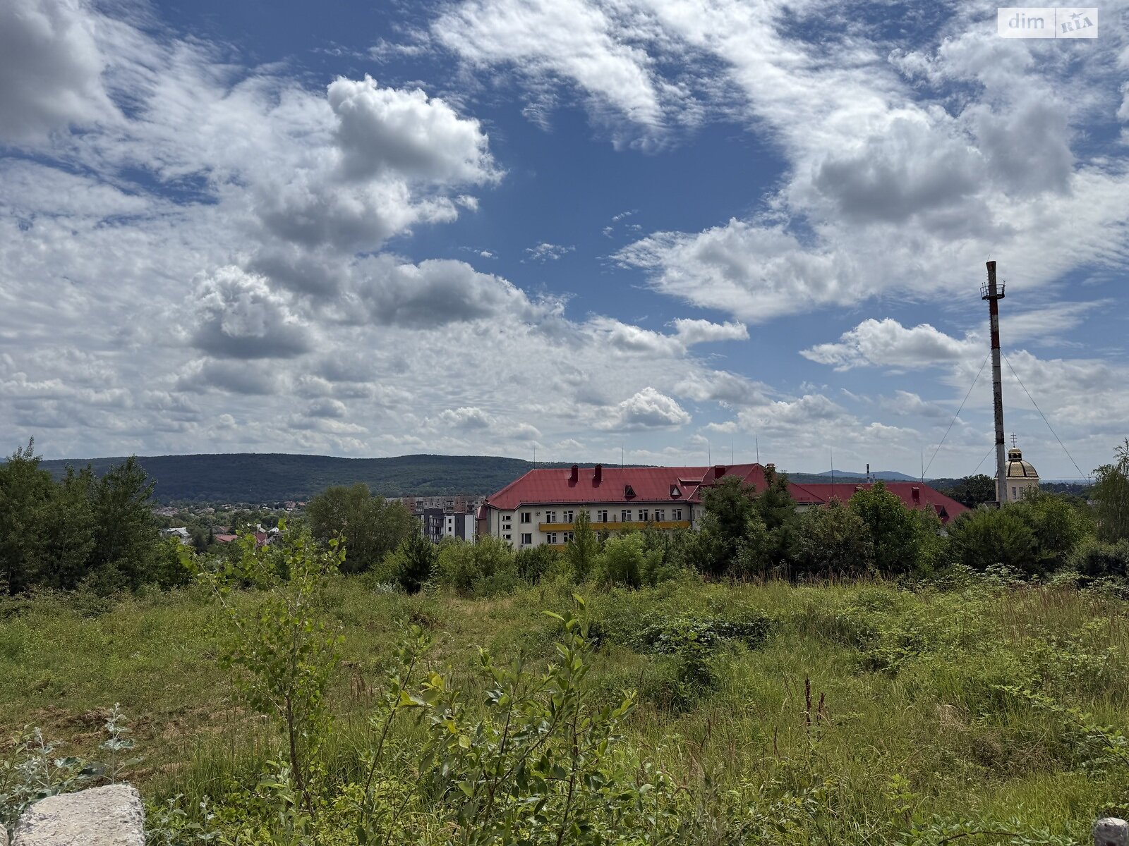 Земельный участок под жилую застройку в Ужгороде, площадь 20 соток фото 1 Земельный участок под жилую застройку в Ужгороде, площадь 20 соток фото 1