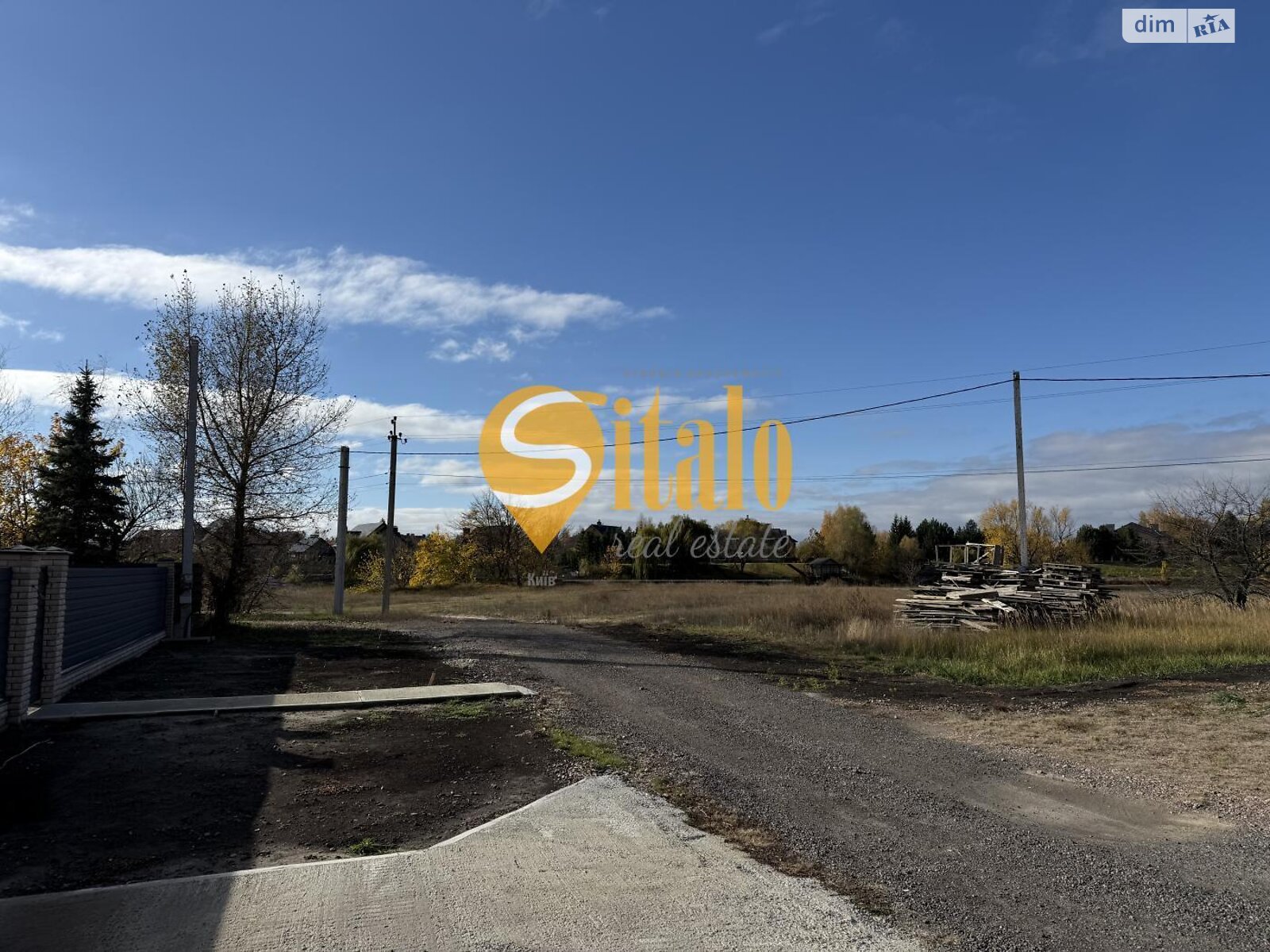 Земельный участок под жилую застройку в Вишенки, площадь 15 соток фото 1 Земельный участок под жилую застройку в Вишенки, площадь 15 соток фото 1