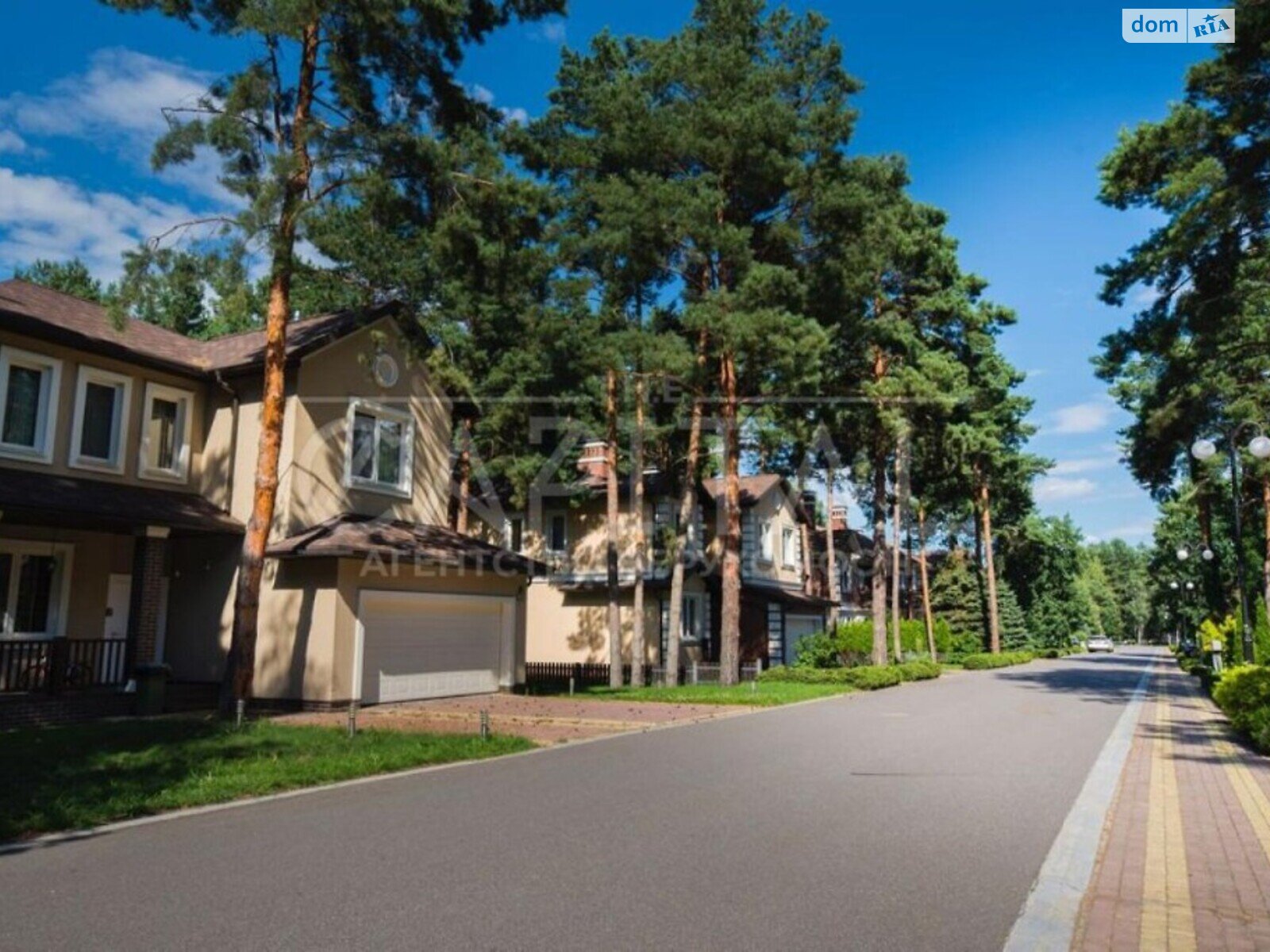 Земельна ділянка під житлову забудову в Лебедівці, площа 32 сотки фото 1 Земельна ділянка під житлову забудову в Лебедівці, площа 32 сотки фото 1