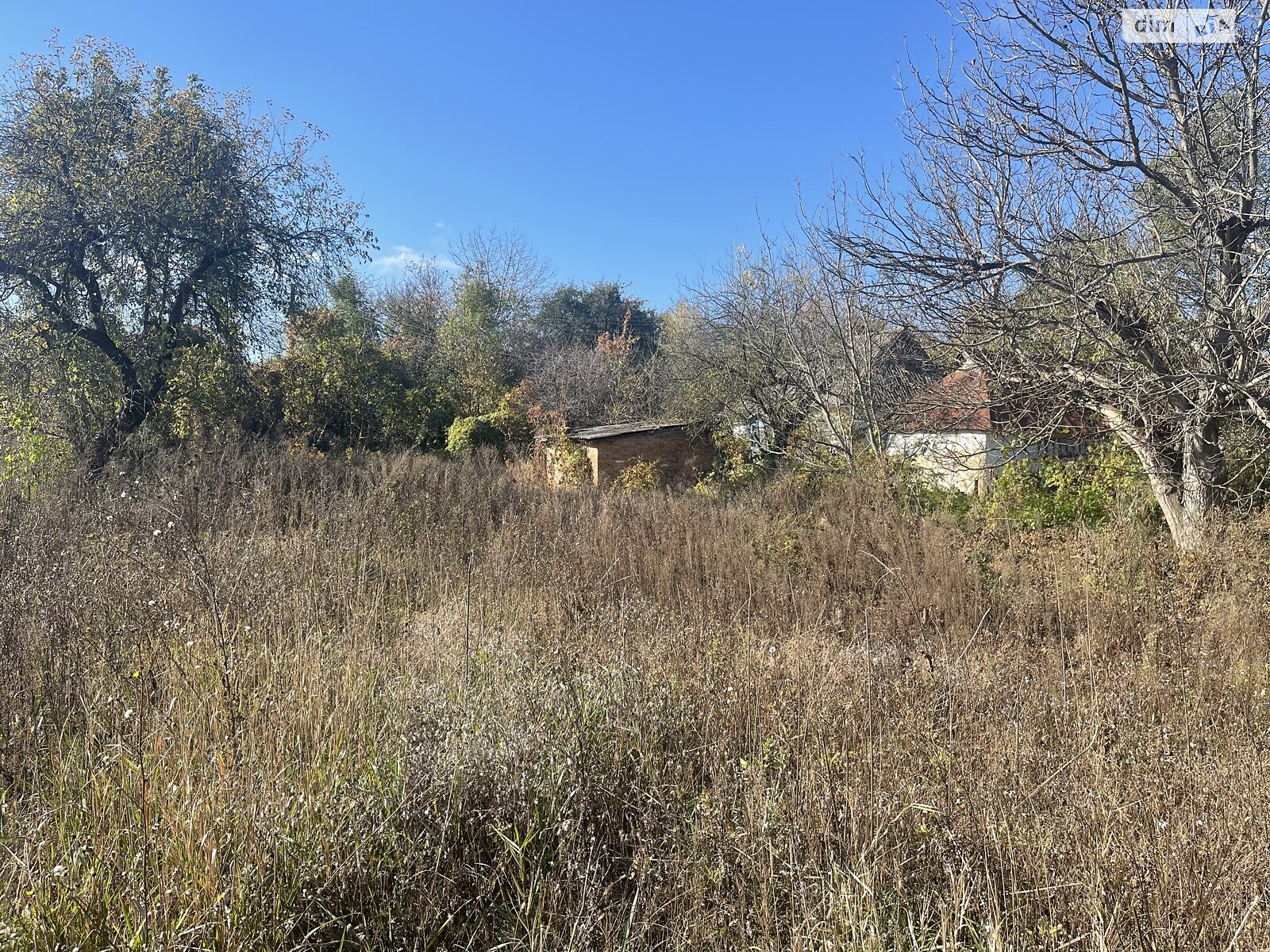 Земельный участок под жилую застройку в Юзвине, площадь 25 соток фото 1 Земельный участок под жилую застройку в Юзвине, площадь 25 соток фото 1