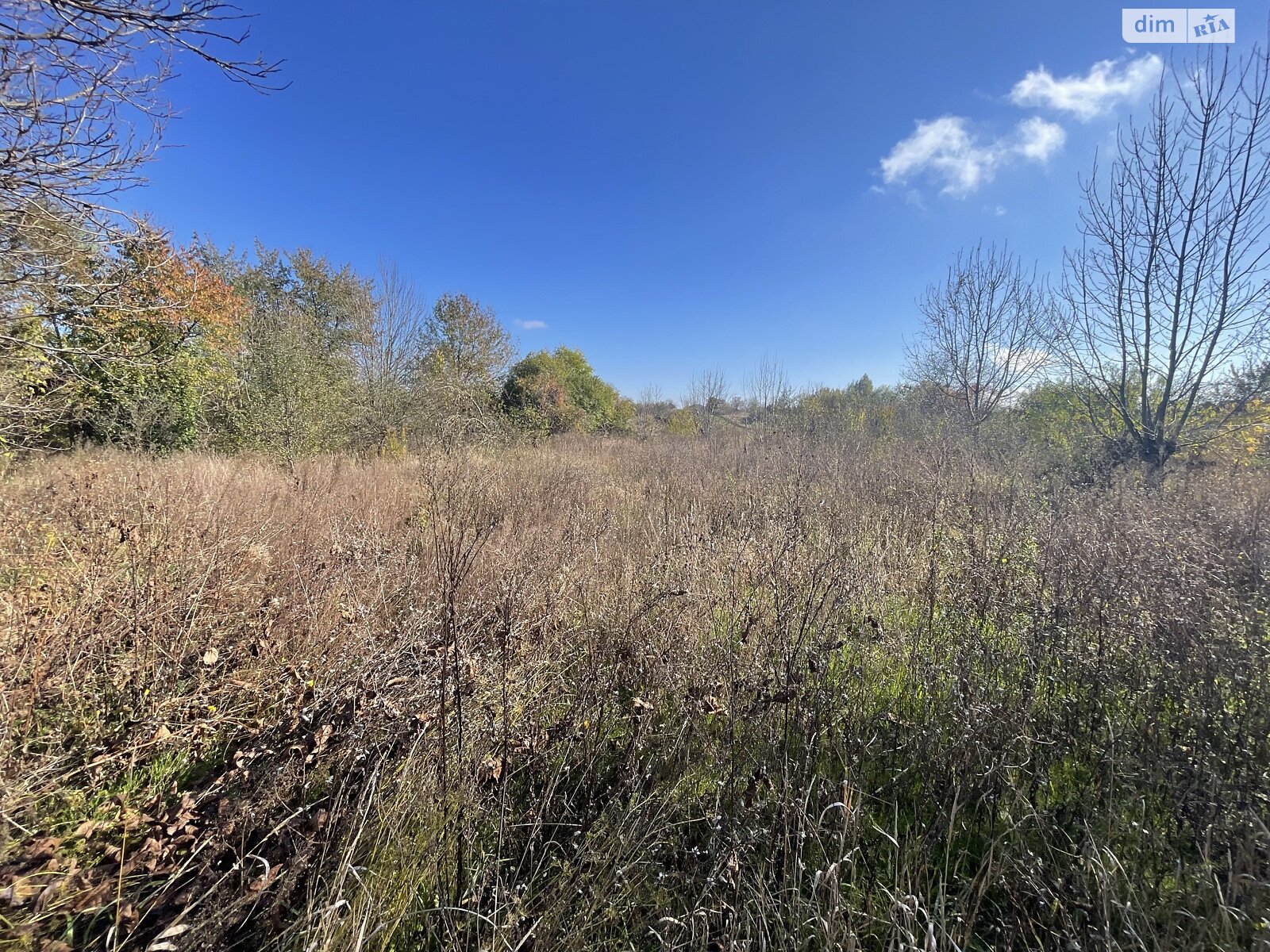 Земельный участок под жилую застройку в Юзвине, площадь 25 соток фото 1 Земельный участок под жилую застройку в Юзвине, площадь 25 соток фото 1