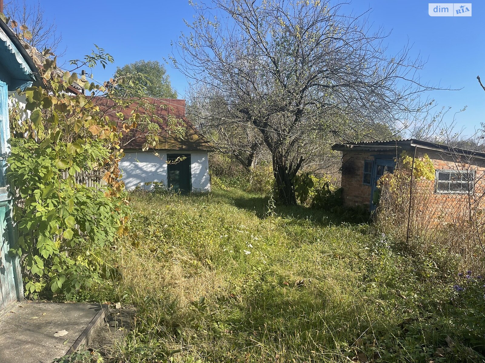 Земельный участок под жилую застройку в Юзвине, площадь 25 соток фото 1 Земельный участок под жилую застройку в Юзвине, площадь 25 соток фото 1