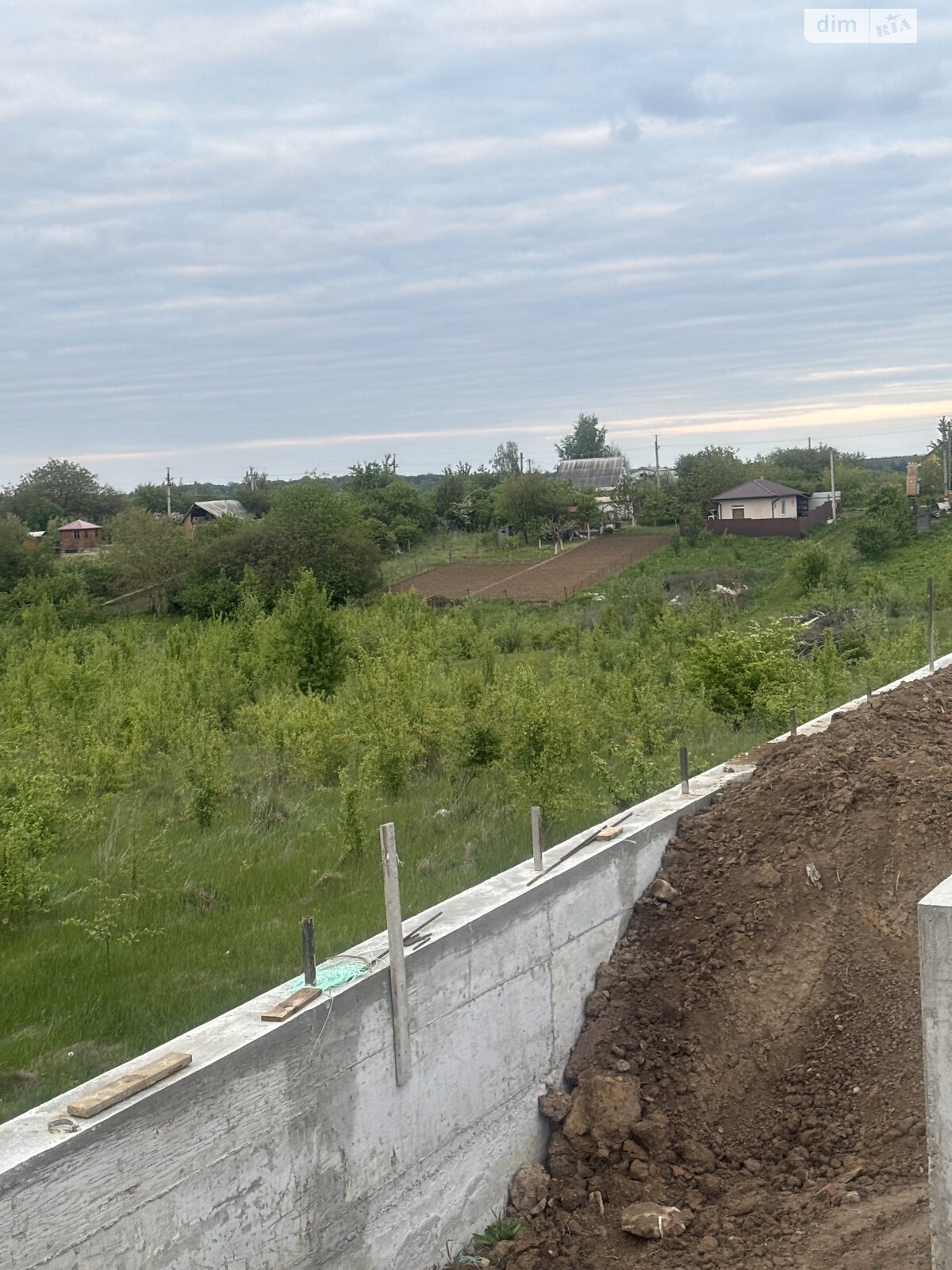Земельна ділянка під житлову забудову в Зарванцях, площа 10 соток фото 1 Земельна ділянка під житлову забудову в Зарванцях, площа 10 соток фото 1