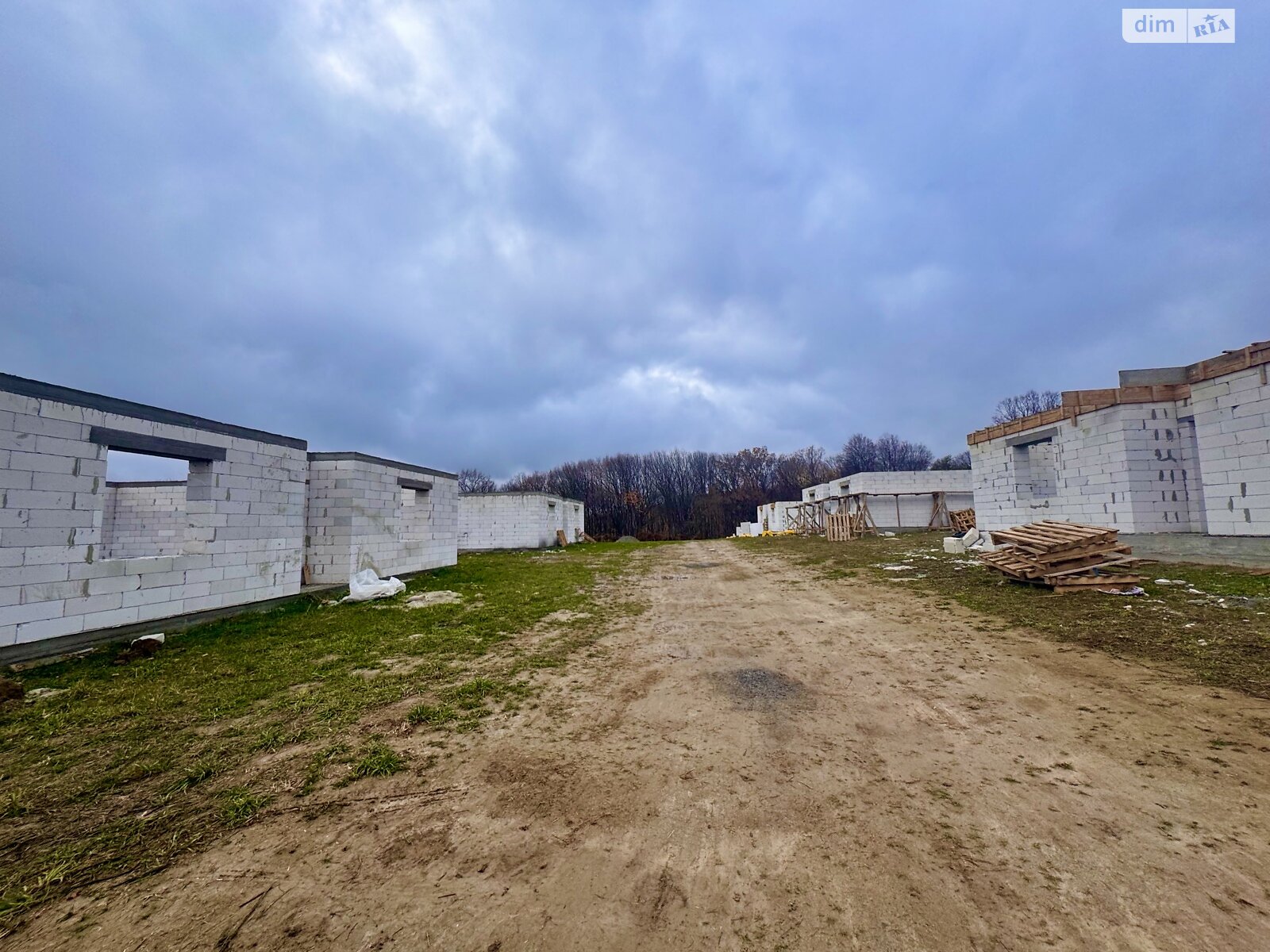 Земельный участок под жилую застройку в Зарванцах, площадь 45 соток фото 1