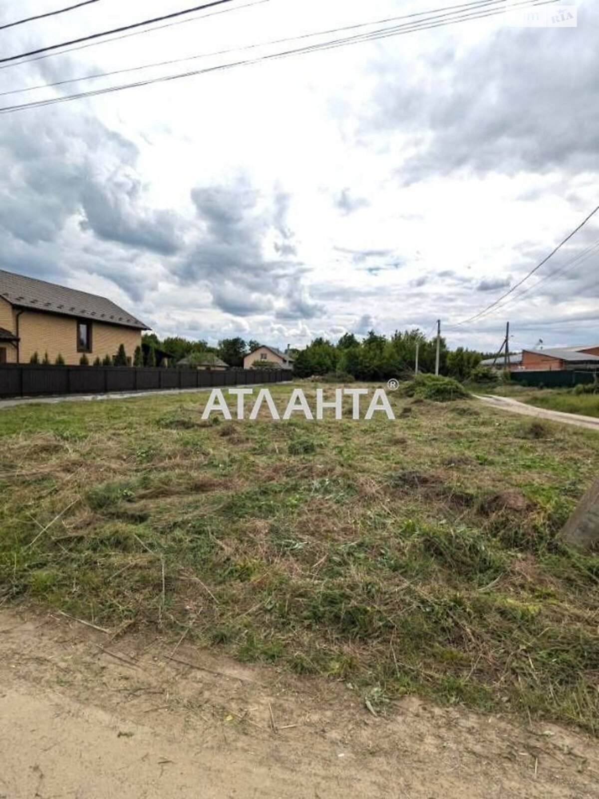 Земельна ділянка під житлову забудову в Зарванцях, площа 12 соток фото 1 Земельна ділянка під житлову забудову в Зарванцях, площа 12 соток фото 1