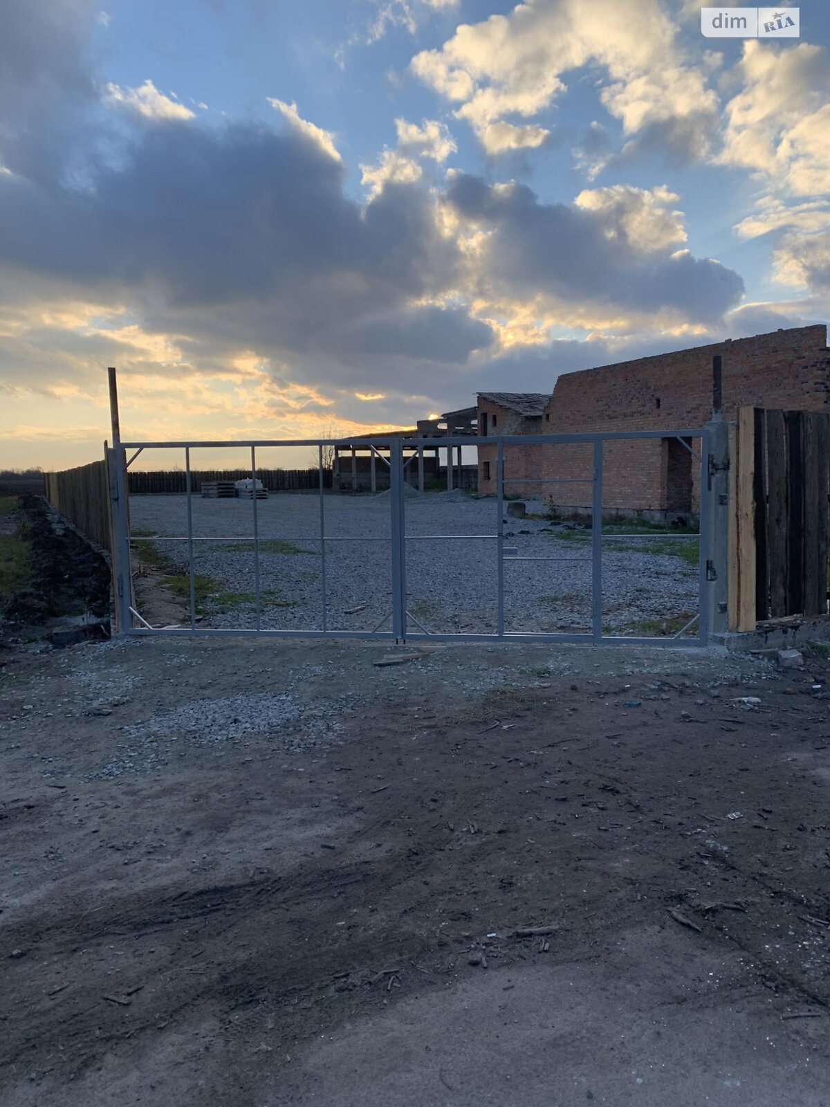 Земельный участок коммерческого назначения в Дворце, площадь 30 соток фото 1 Земельный участок коммерческого назначения в Дворце, площадь 30 соток фото 1