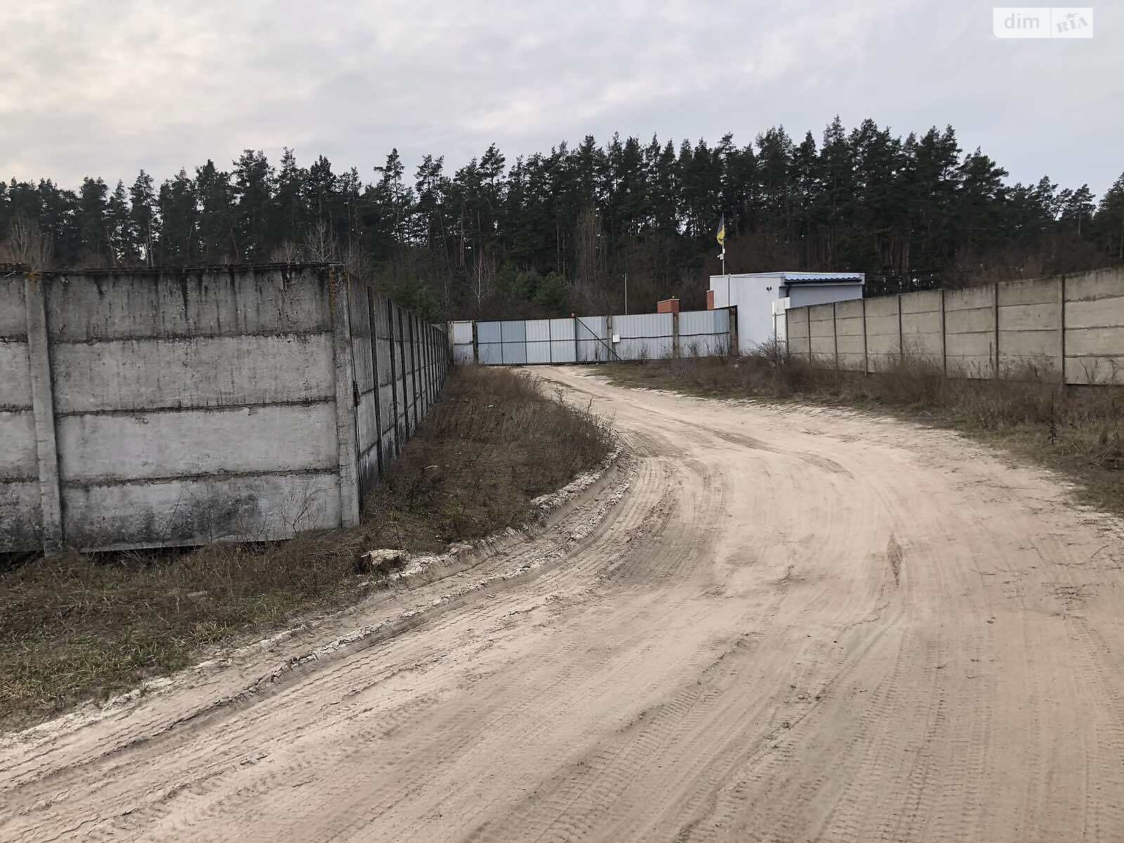 Земельный участок коммерческого назначения в Старых Петровцах, площадь 100 соток фото 1