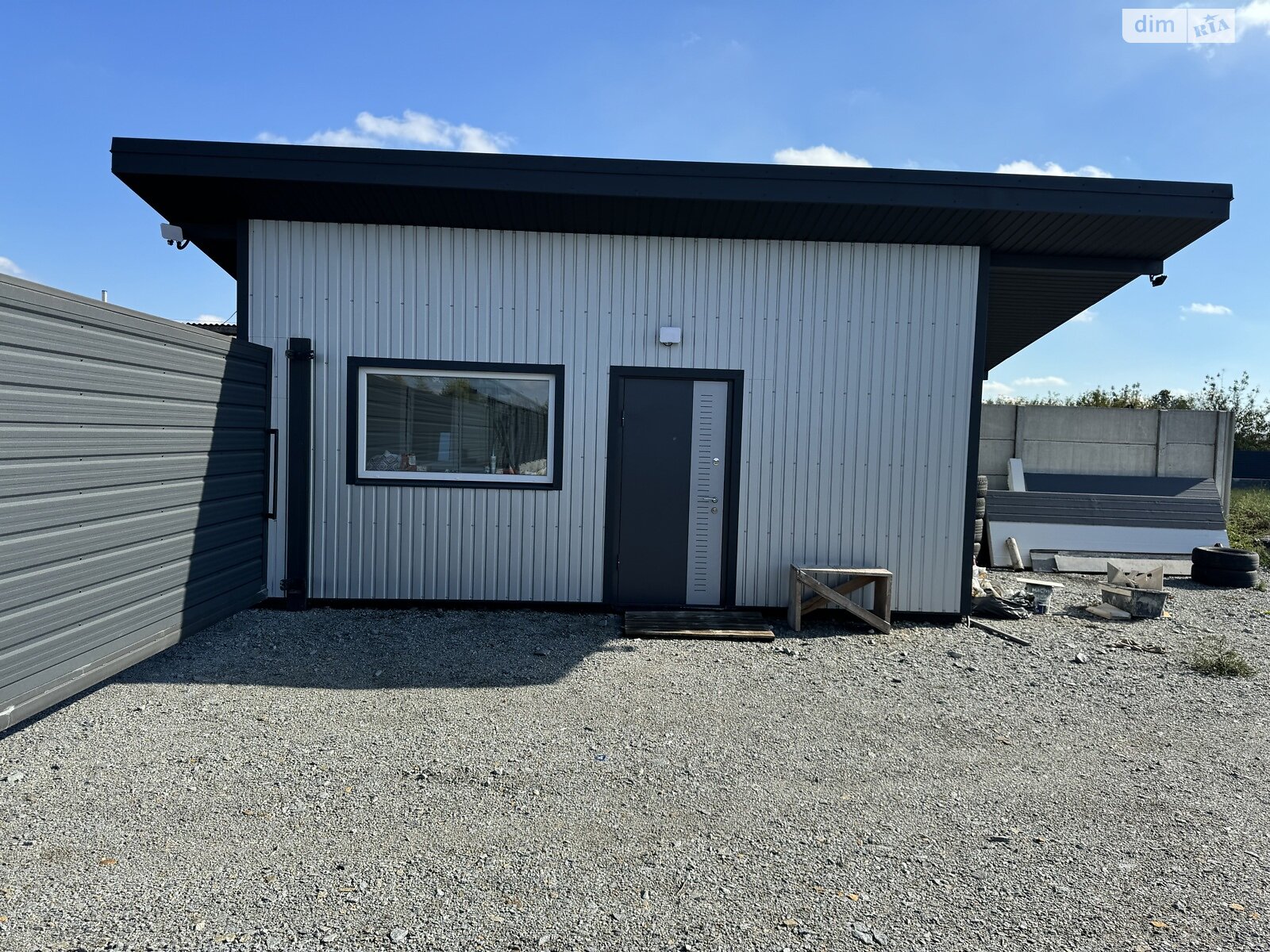 Земельный участок коммерческого назначения в Корнине, площадь 7.14 сотки фото 1 Земельный участок коммерческого назначения в Корнине, площадь 7.14 сотки фото 1