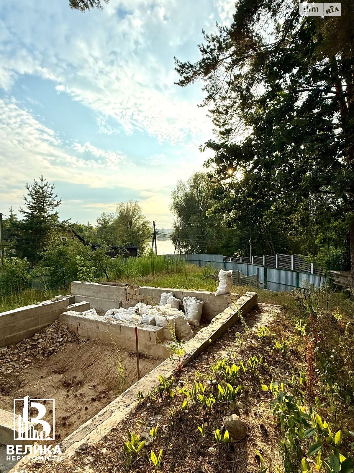 Земельный участок коммерческого назначения в Крюковщине, площадь 5.8 сотки фото 1 Земельный участок коммерческого назначения в Крюковщине, площадь 5.8 сотки фото 1