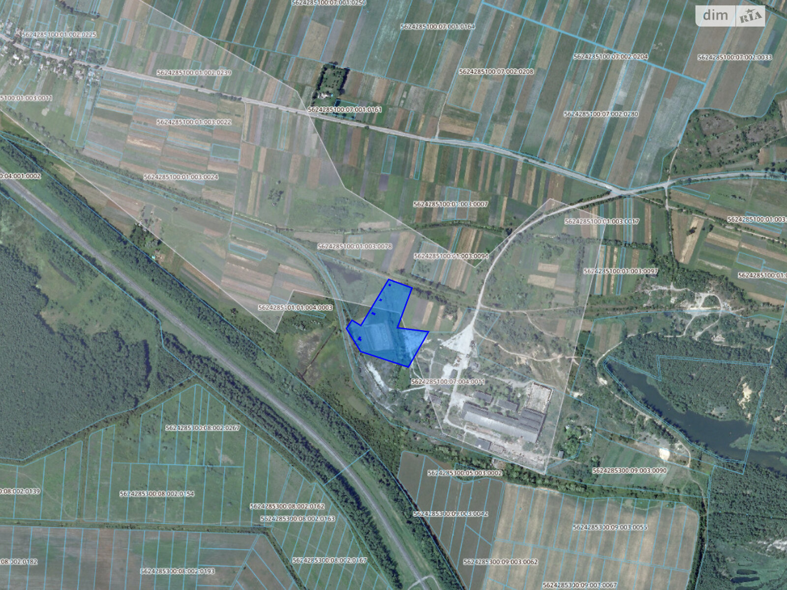 Земельный участок коммерческого назначения в Остроге, площадь 2.4766 Га фото 1